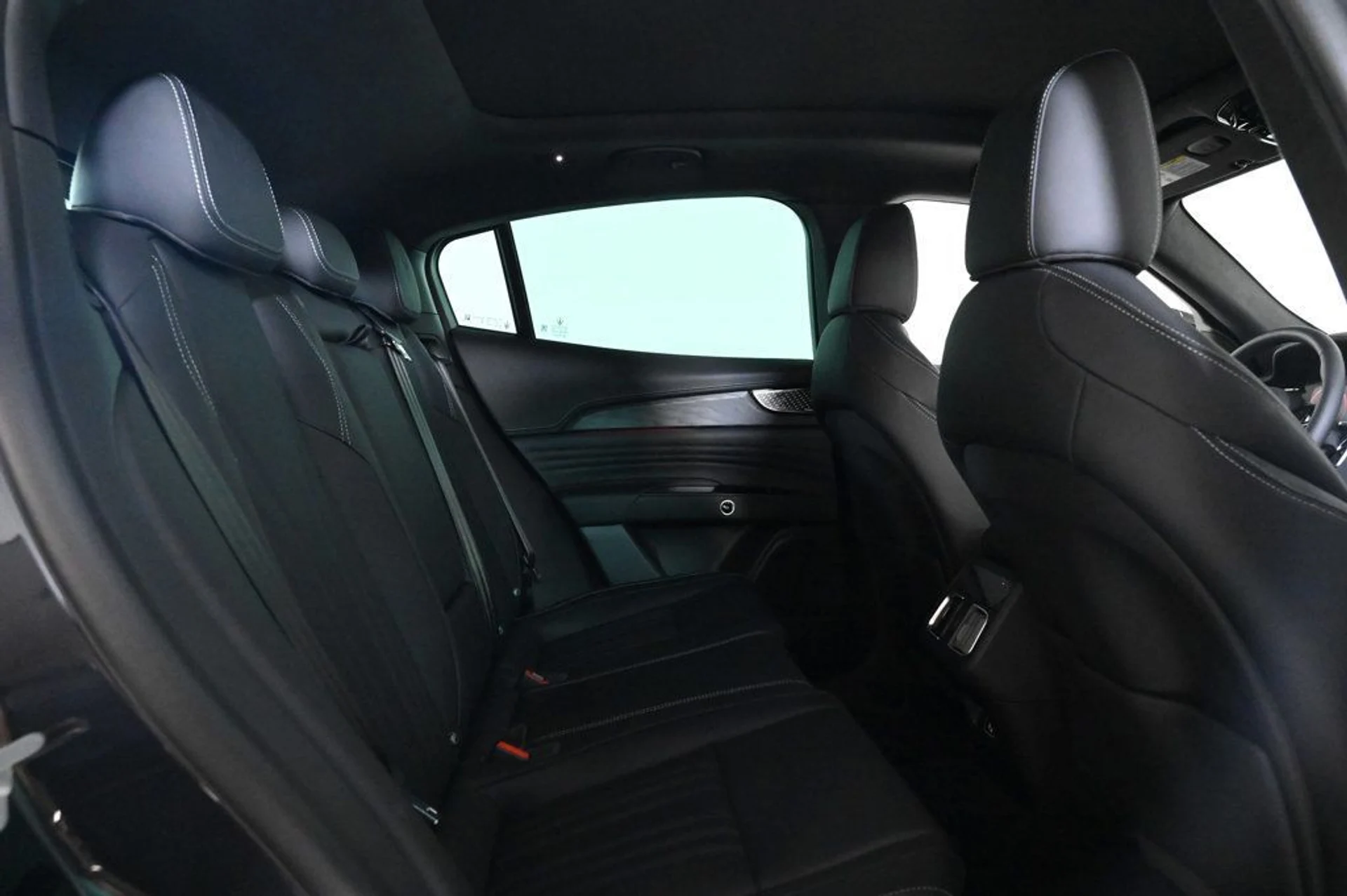 mph016_2199108207_new_2000_maserati_grecale_modena_11350_22978912_16_1024_0e654daedd