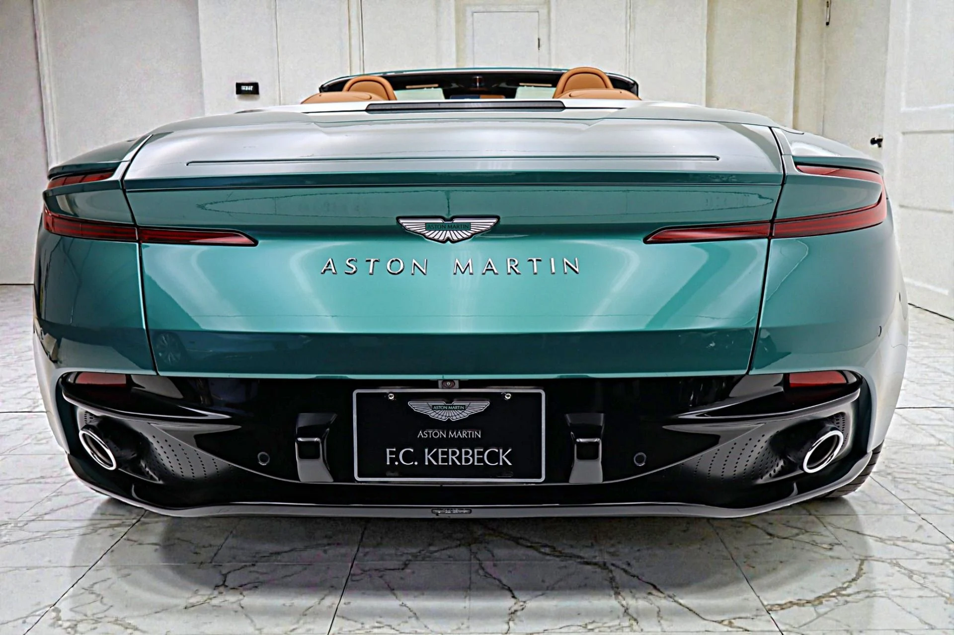 mph016_2211647728_New_2026_Aston_Martin_DB_12_Volante_cd01b8ba2e