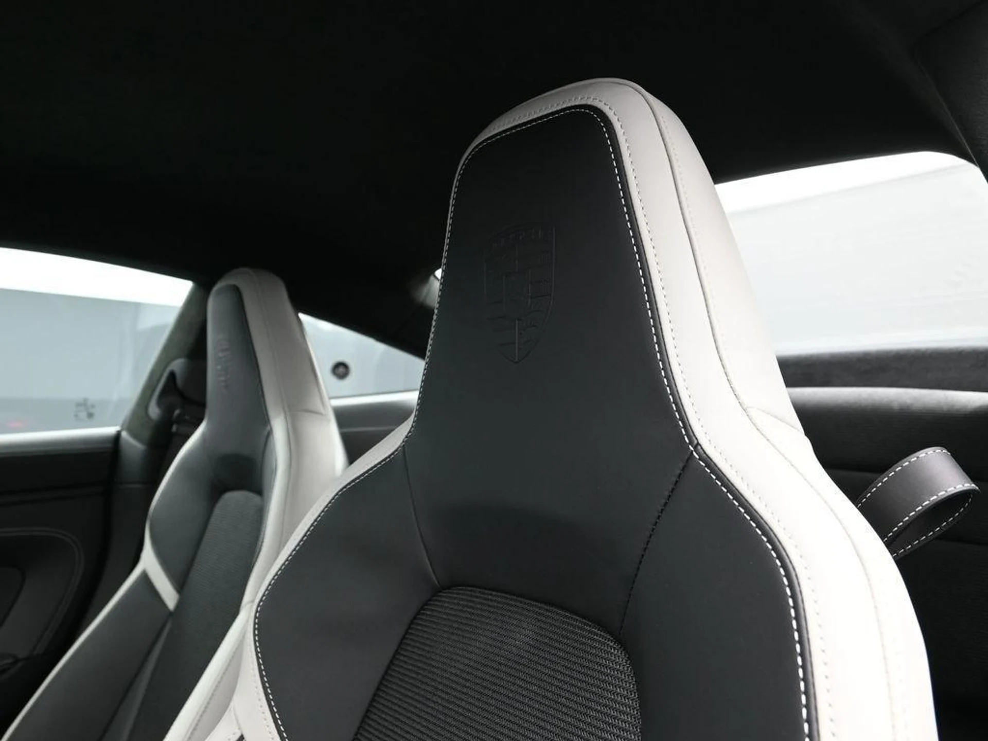 mph016_22192697_f_AI_37xp43f_Ytq8gk_O6gqs8tk_RH_4_a5f96e6f45