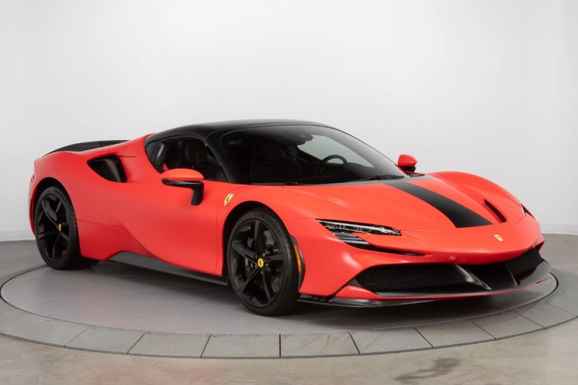 mph016_2223195034_Used_2022_Ferrari_SF_90_Spider_adb0b93467