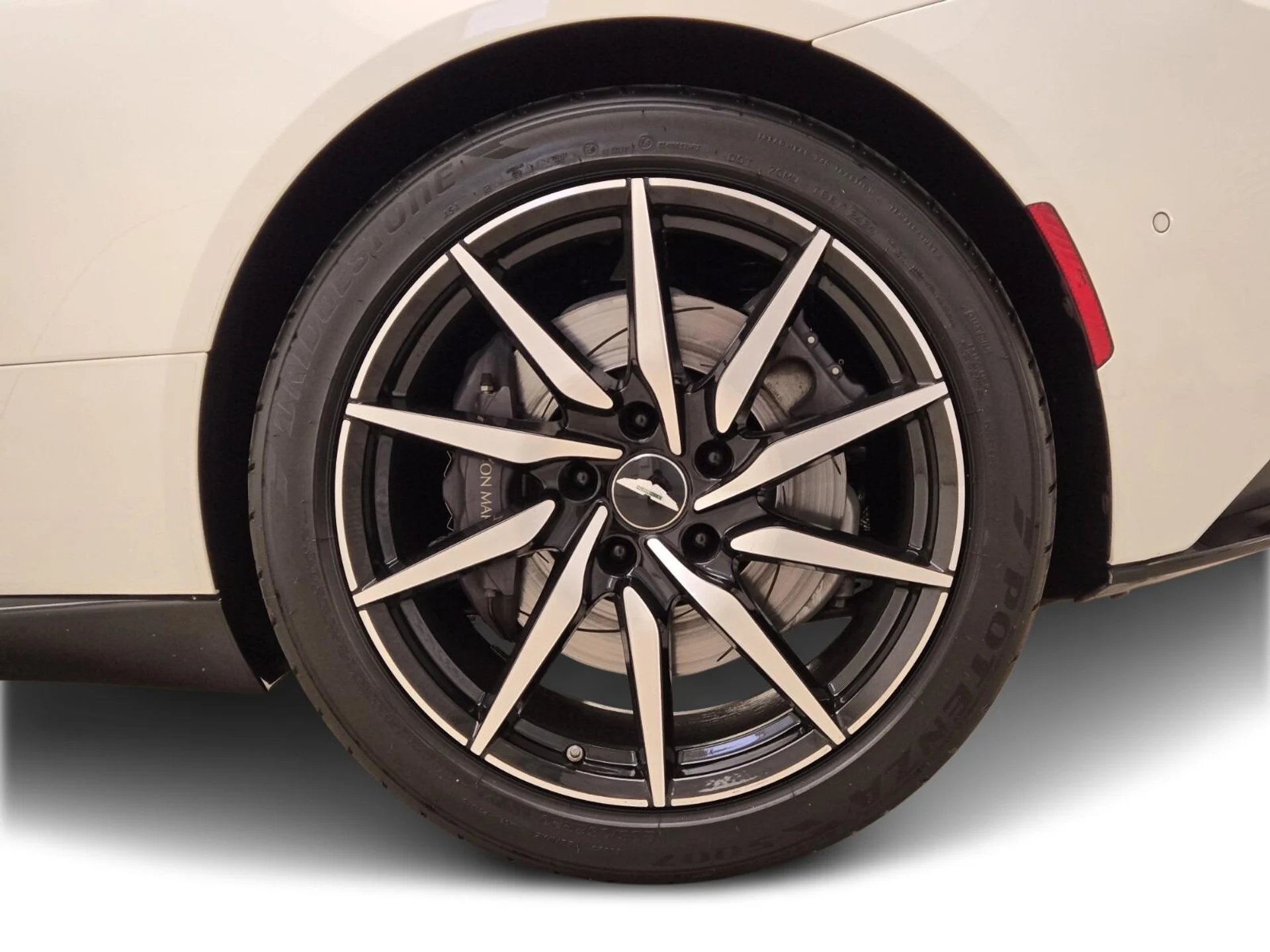 mph016_2224659805_Used_2021_Aston_Martin_DB_11_Volante_1754376699_34c8a6cce8
