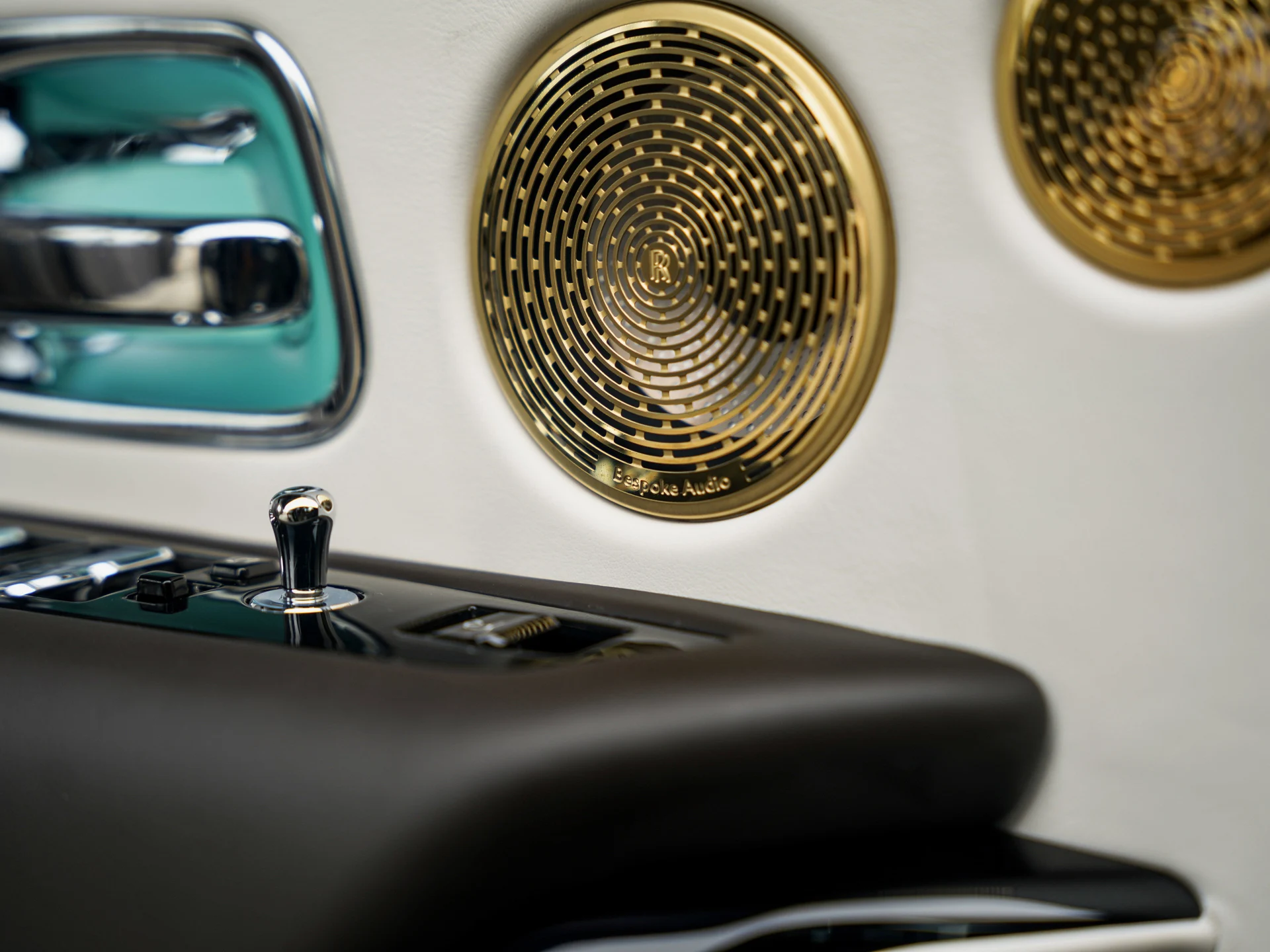 mph016_2225316798_17_39cd6feef2