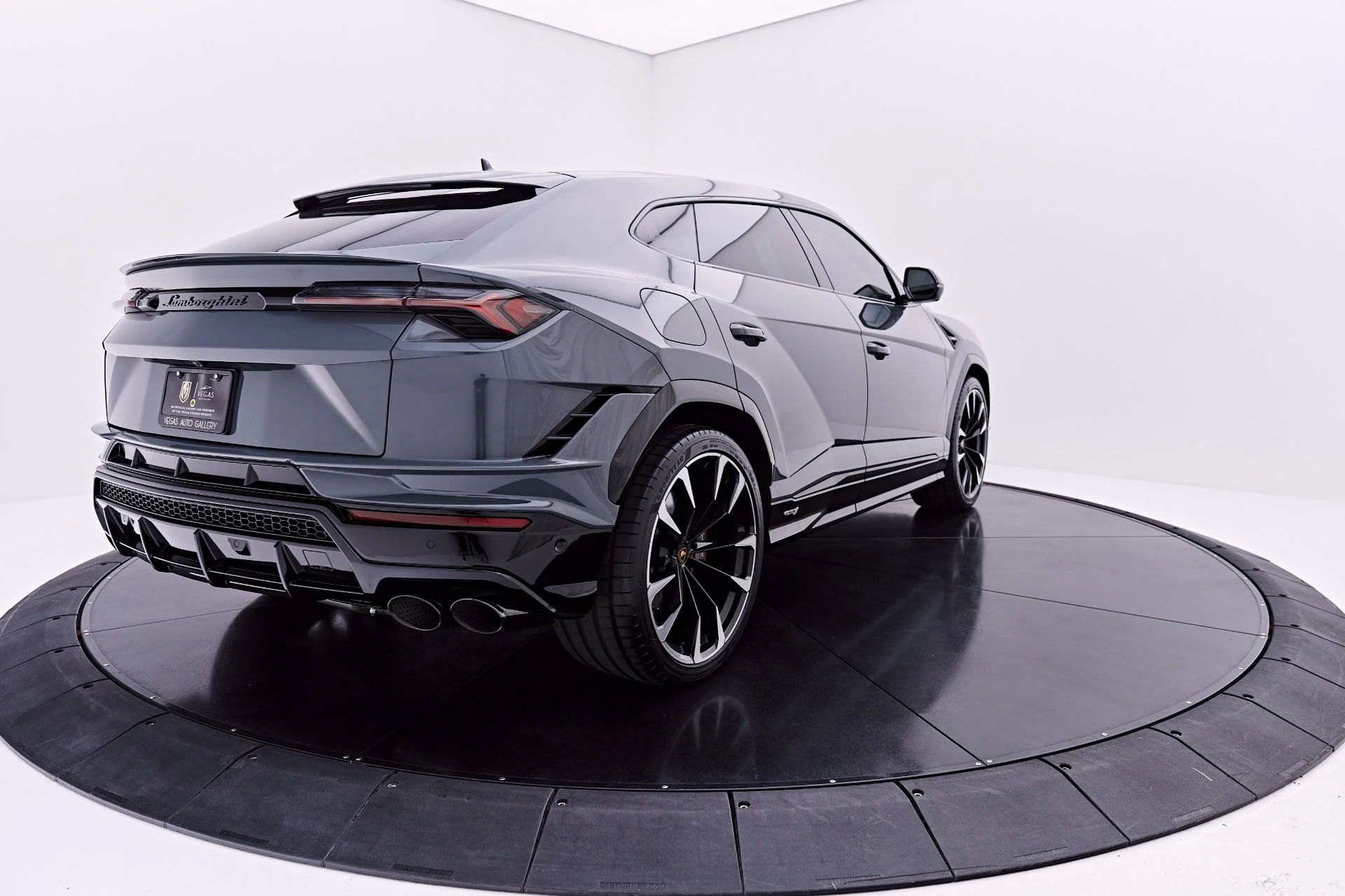 mph016_2226198174_Used_2023_Lamborghini_Urus_S_1783036901_a67b012316