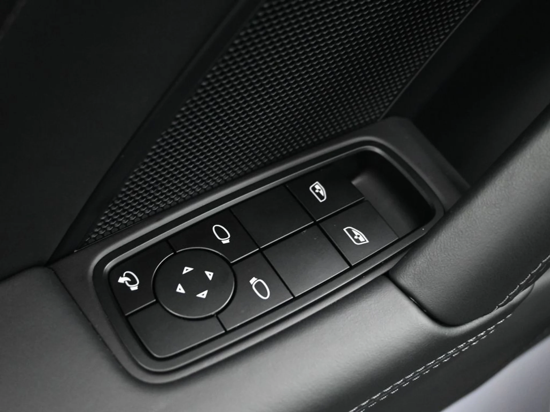 mph016_2235094956_4b57054fac094fa33e9057b783592744x_55aac429b8