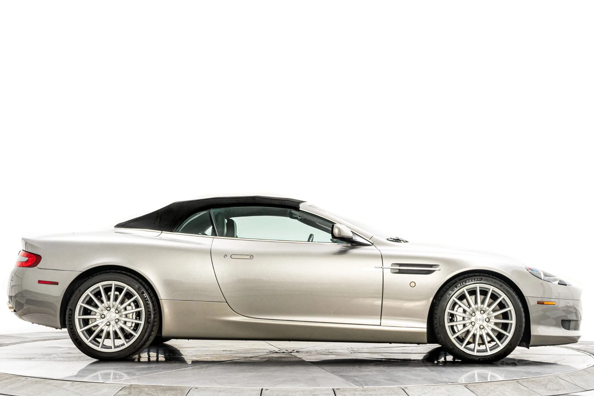 mph016_2247856543_Used_2008_Aston_Martin_DB_9_Volante_1787088651_2b03c0536b