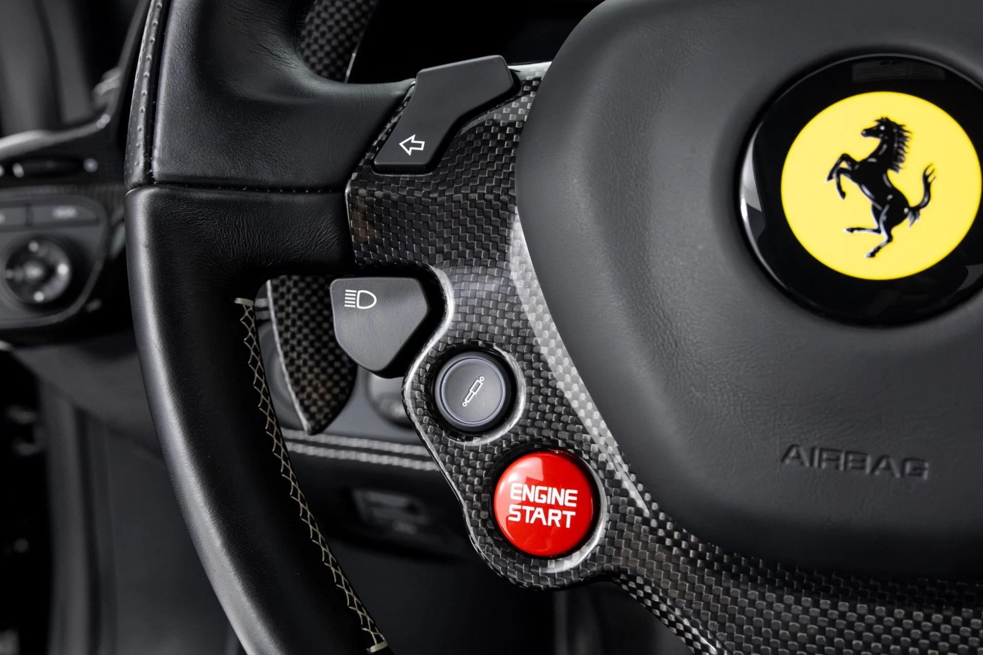 mph016_2251016942_Used_2015_Ferrari_458_Speciale_1765990105_02beac0499