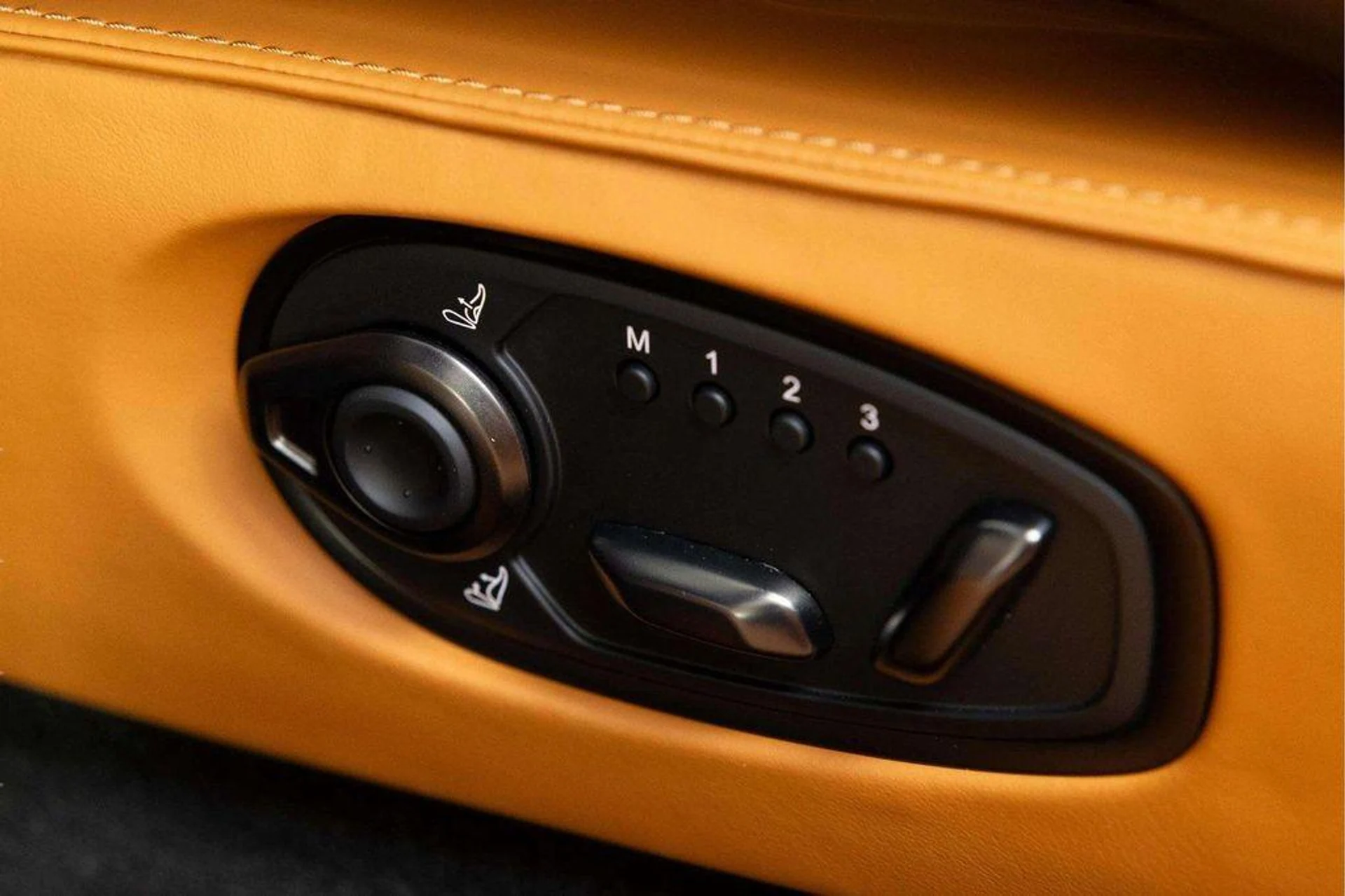 mph016_2251020915_y_CU_7_Smw_R4_Q_Ci_E_Gai2_Hy_Of_N_To_CM_25ecef0c1d