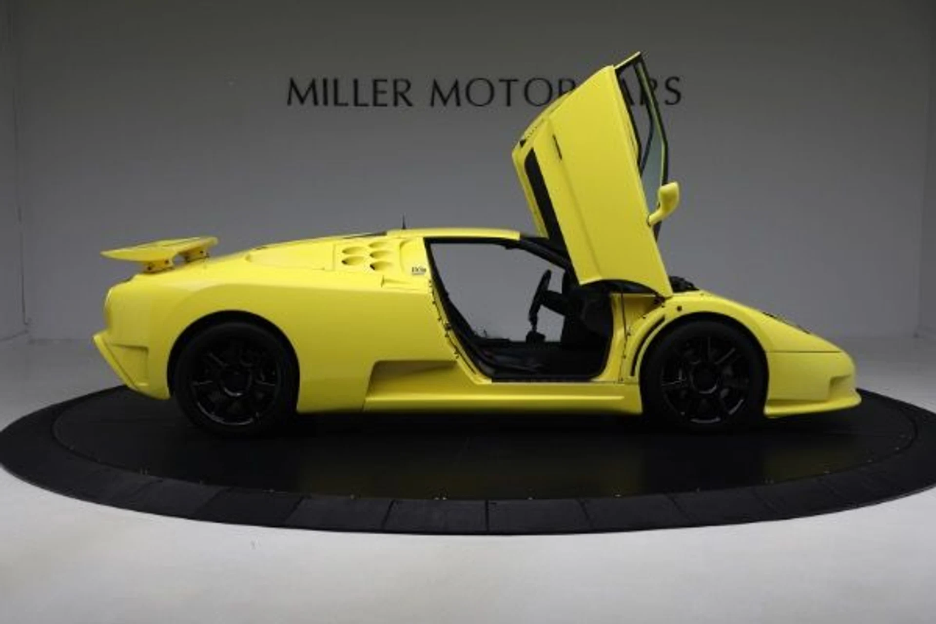 mph016_2251337203_Used_1994_Bugatti_EB_110_Super_Sport_03f752b083