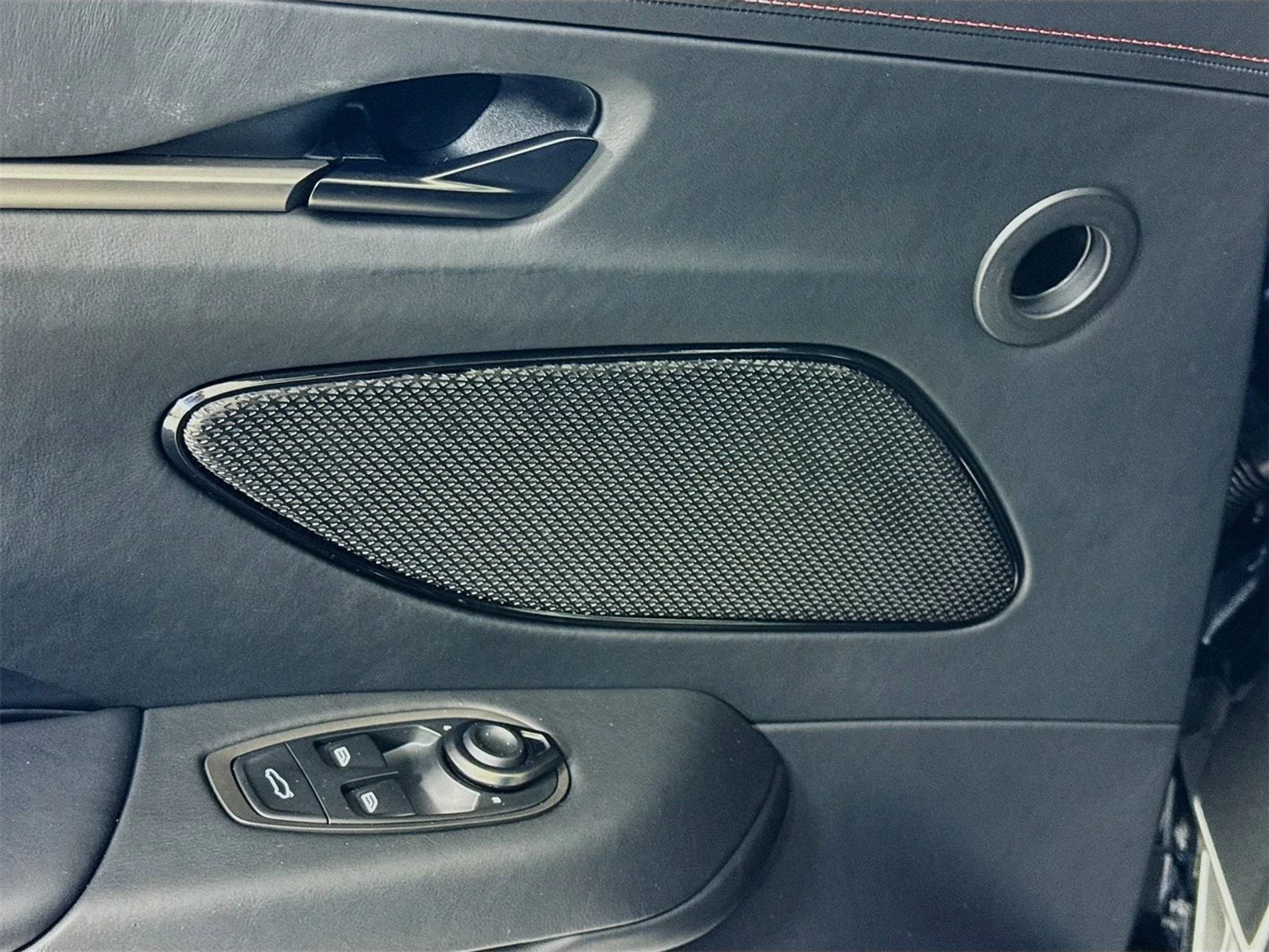 mph016_2255751412_a98e3bd8edddc1f049c3594393fbd1a5x_4331229063