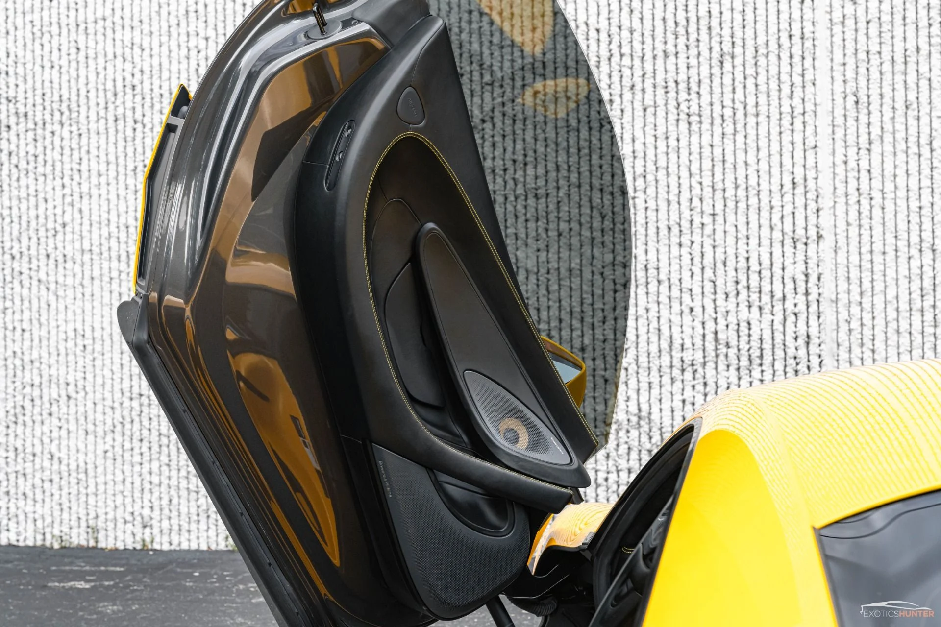 mph016_2256723984_Used_2016_Mc_Laren_570_S_w_EVERY_Carbon_Exterior_Pack_Lux_Pack_Front_Lift_1754945163_cccac3395c