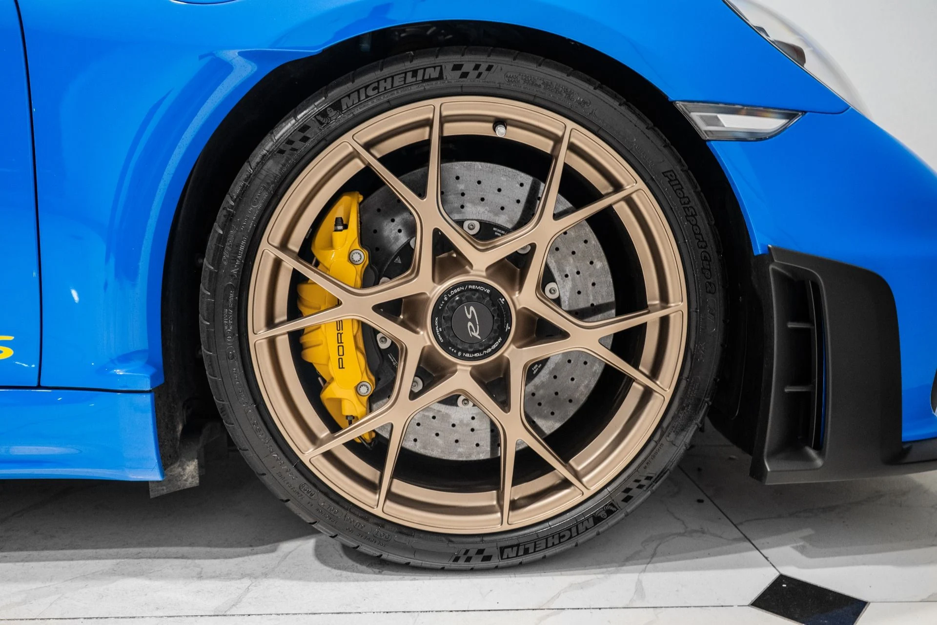 mph016_225803352_Used_2023_Porsche_718_Cayman_GT_4_RS_1776783912_25b81d0051