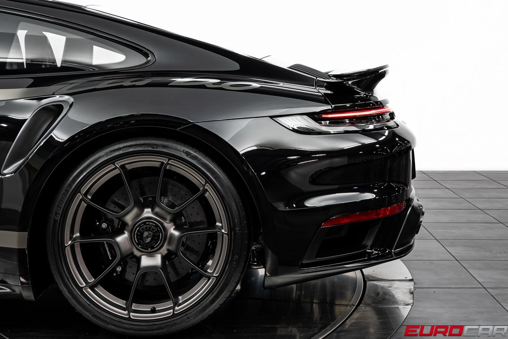 mph016_2258146274_image_17_82d49fa99d