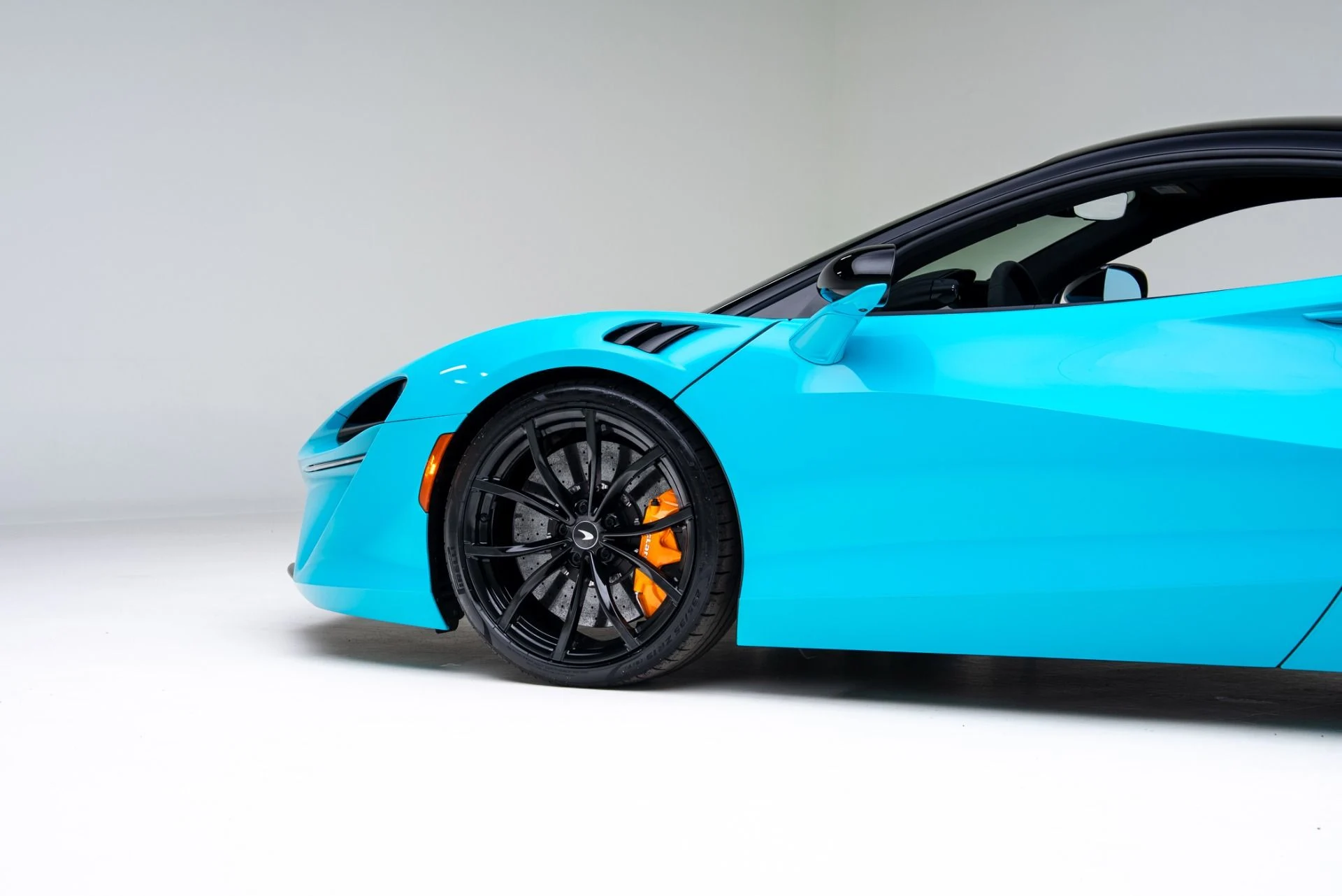 mph016_2263927797_Used_2023_Mc_Laren_Artura_1770682323_c291111ae8