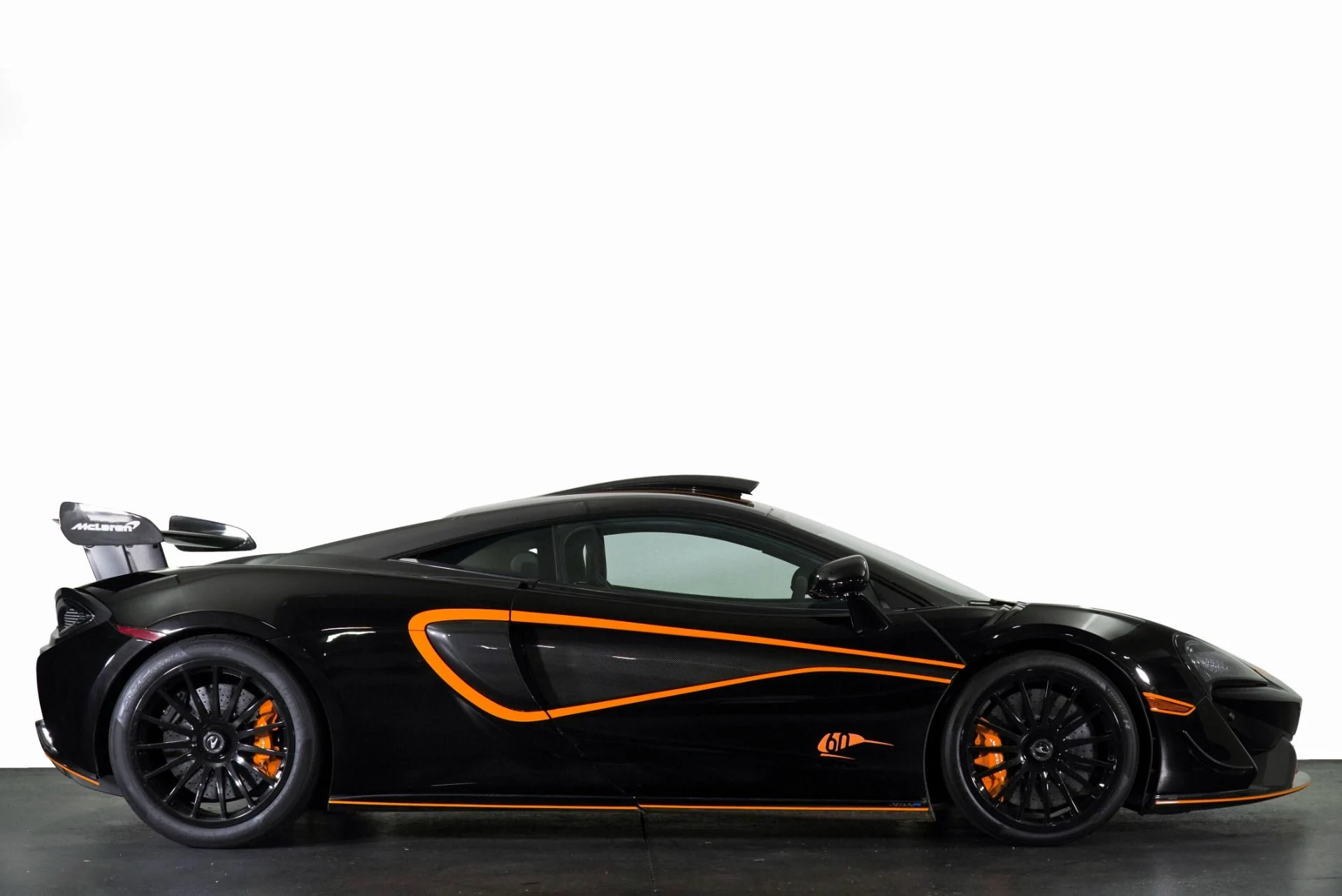 mph016_2267203051_Used_2020_Mc_Laren_620_R_1773421354_37a2e2d8d0