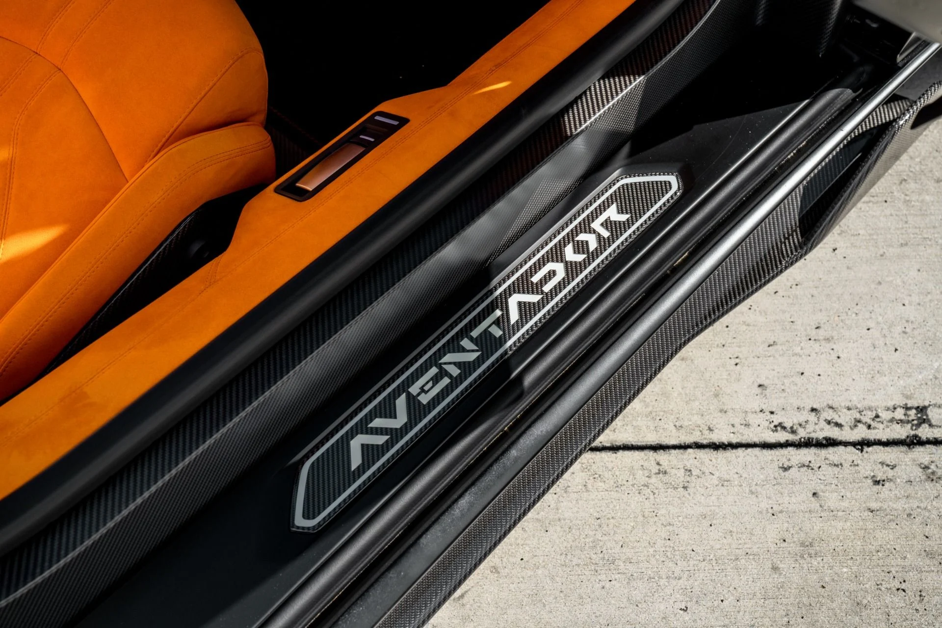mph016_2273581496_Used_2020_Lamborghini_Aventador_SVJ_w_Hermes_Orange_Factory_Interior_Over_110_K_in_Options80_K_in_Mods_1672876014_6244f21fa3