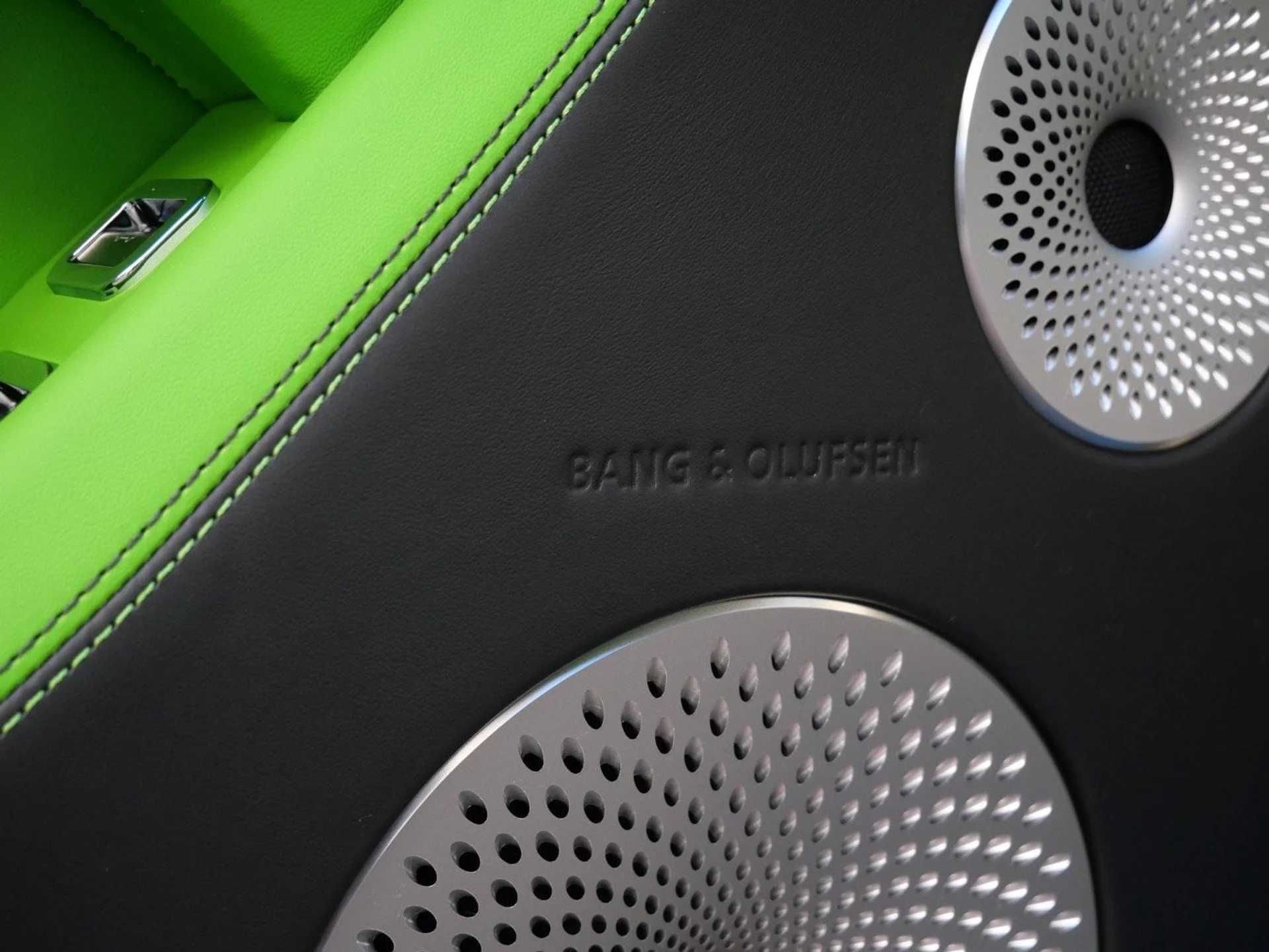 mph016_227399629_e43f1a25fc7712970108c002076ea240x_ab1159a309