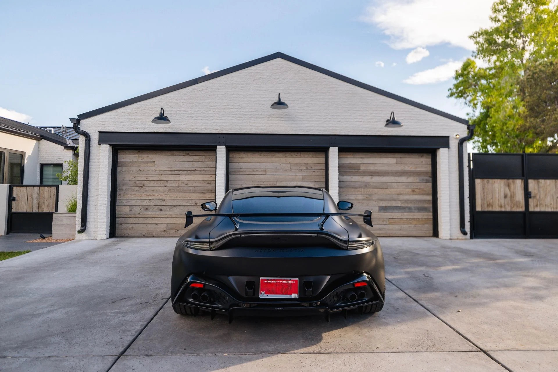 mph016_227688622_Used_2023_Aston_Martin_Vantage_F1_Edition_1715792298_416e3e13c0