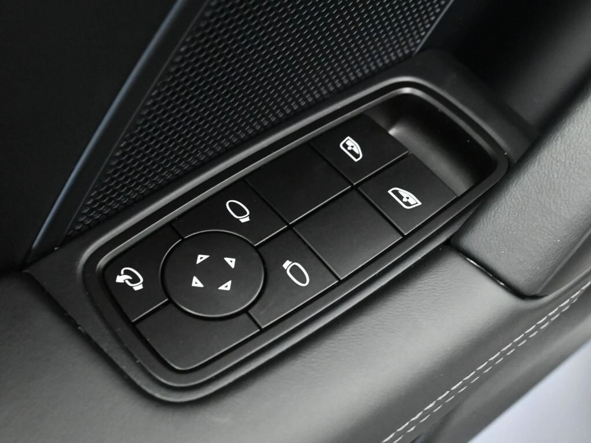 mph016_2283747248_af943a5c70178254ad21884c6150c561x_b012d00900