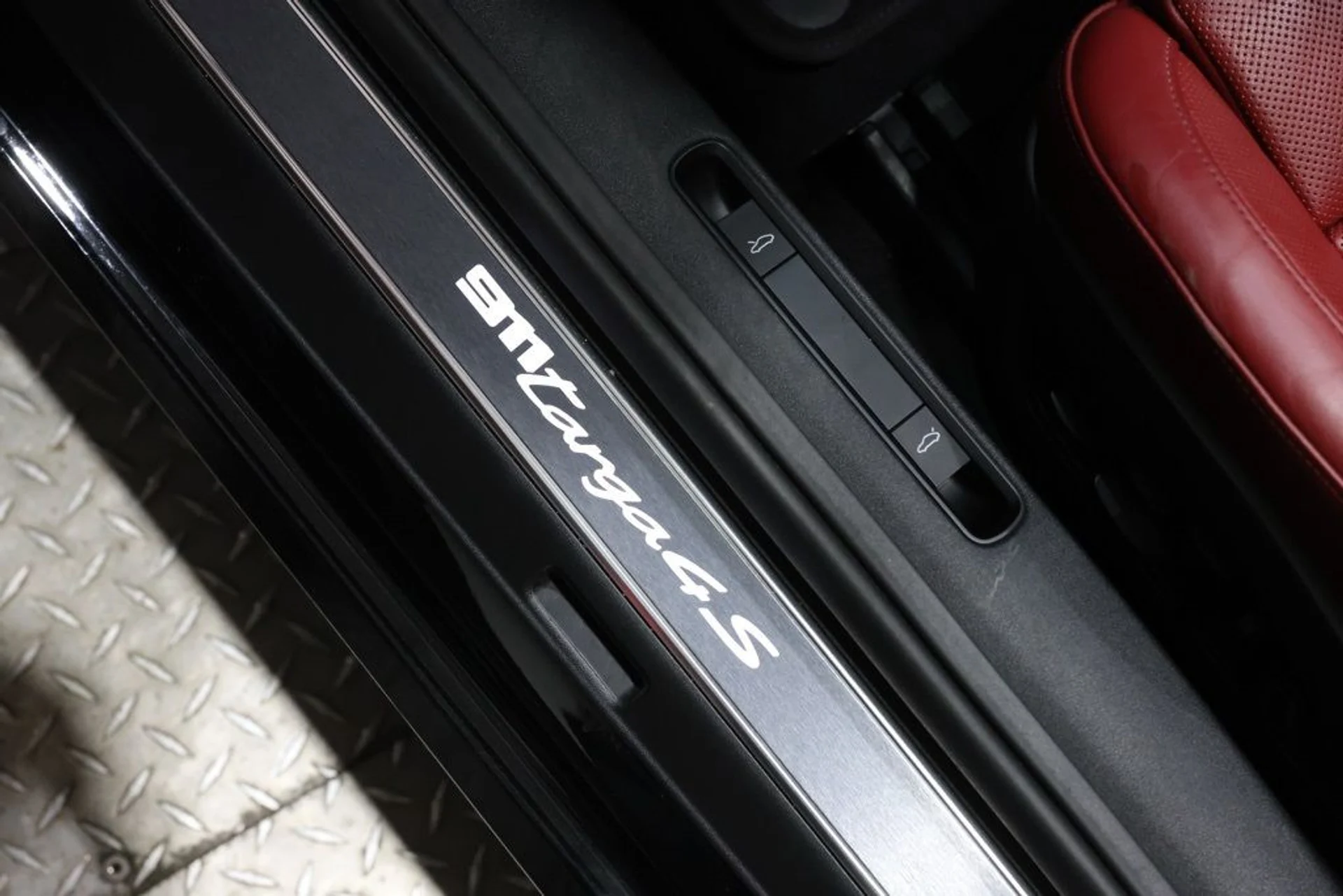 mph016_2292107556_itktu93twb39ot2d8fj09f2r93t0_92905acd59