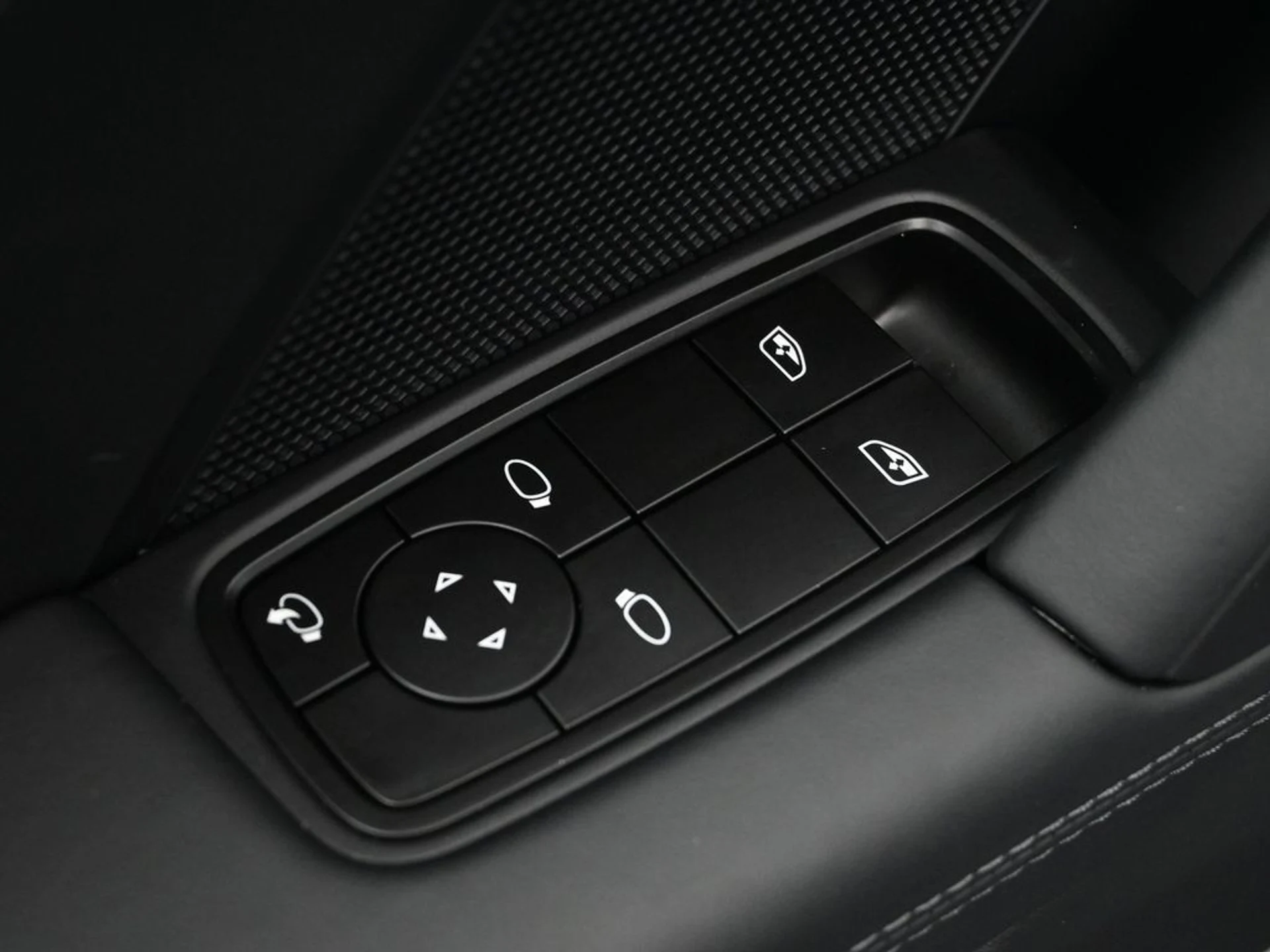 mph016_2294569364_0f135981746fdba3939b9f836a115686x_d3883a65f4