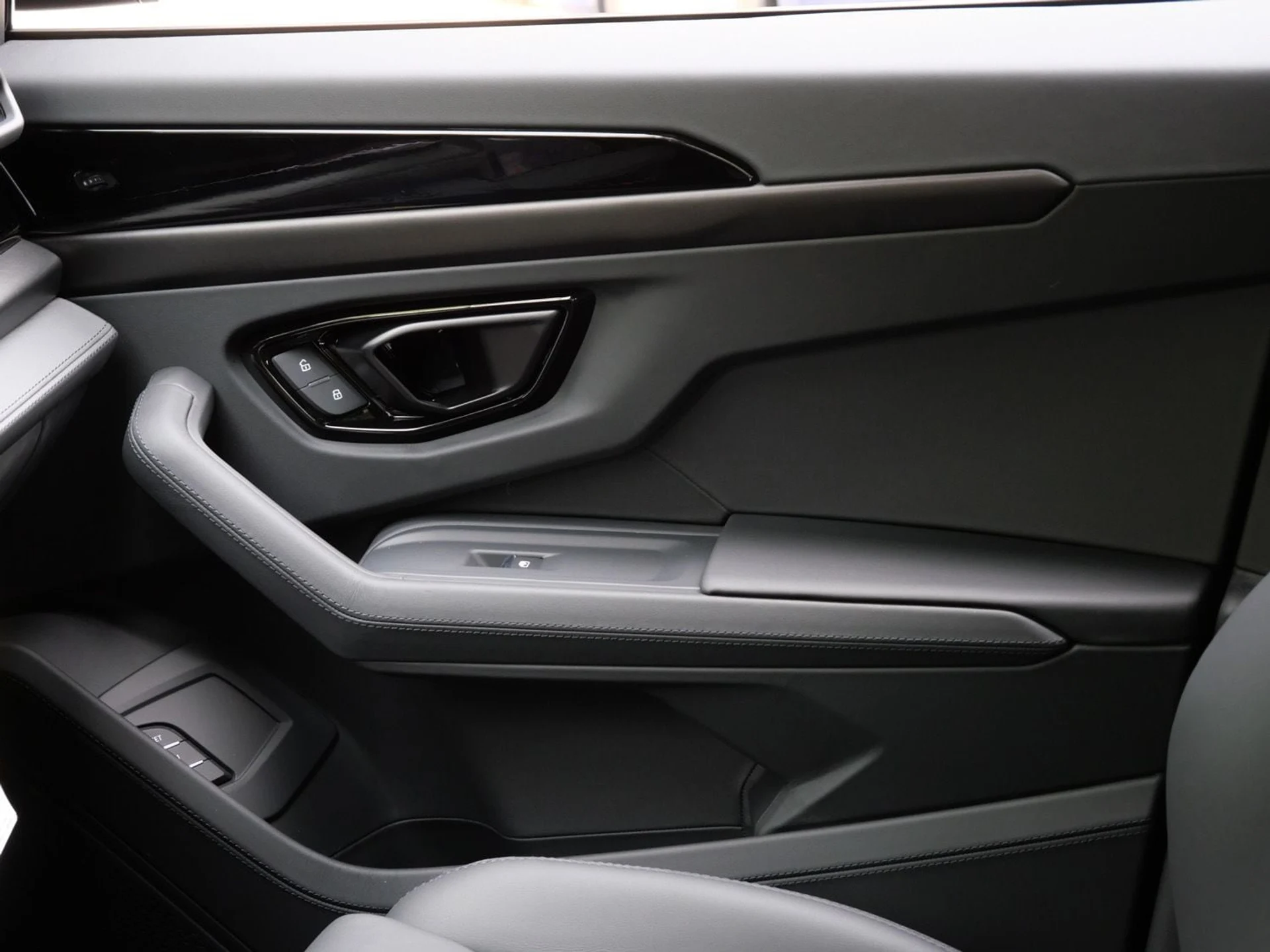 mph016_2299529245_e587ecdb8a940c899e591eecfeff2e75x_4dc19c6ff5