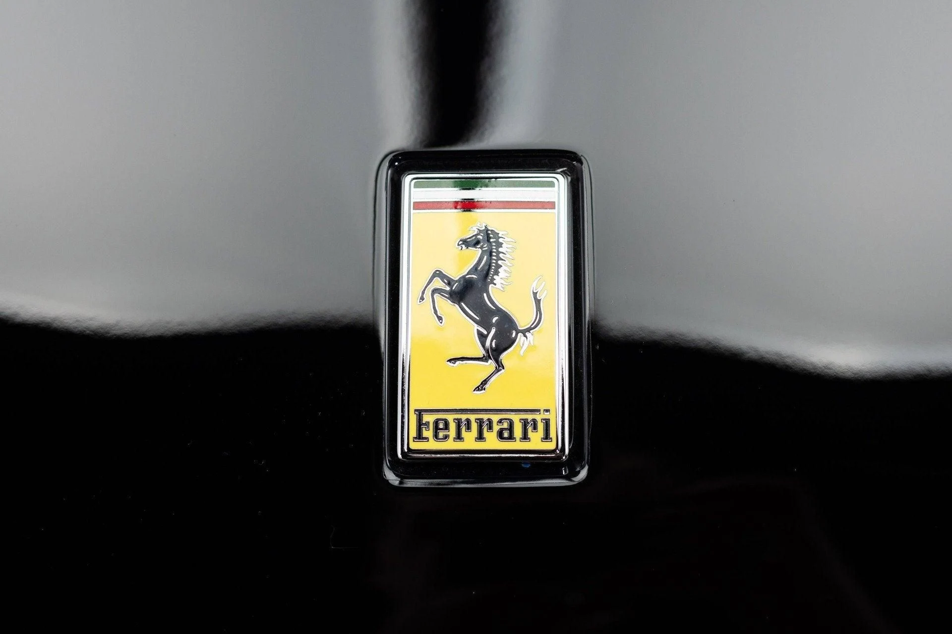 mph016_2299923467_Used_2022_Ferrari_Roma_1780581051_f91e8b59d2