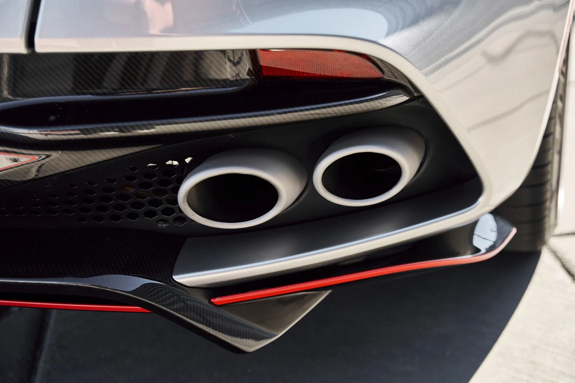 mph016_2300670870_Used_2023_Aston_Martin_DBS_Volante_1768876923_94d616b943