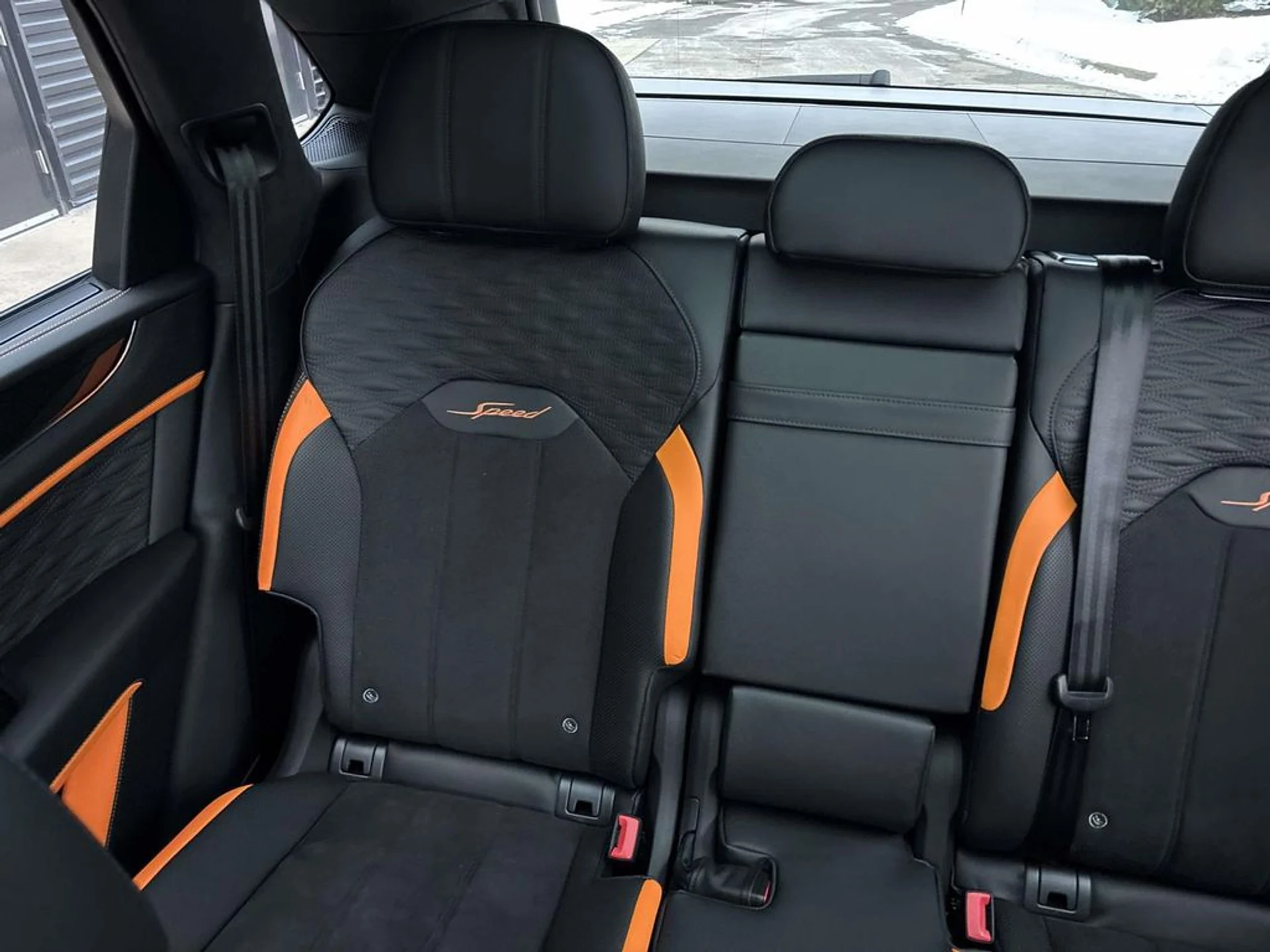 mph016_2302563395_c1a77f5647dc1d5106b4791872bcab99x_adbabf46c2