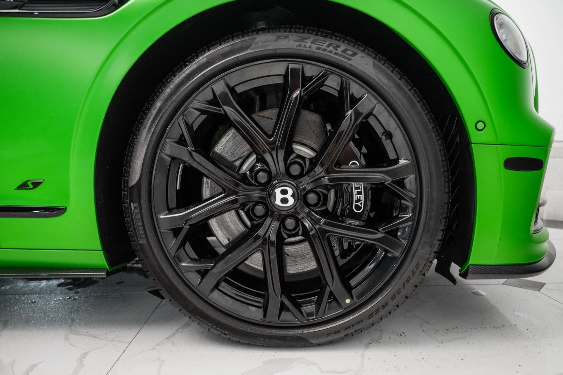 mph016_2304716800_Used_2024_Bentley_Flying_Spur_S_Hybrid_1749914202_07dc9fbe54