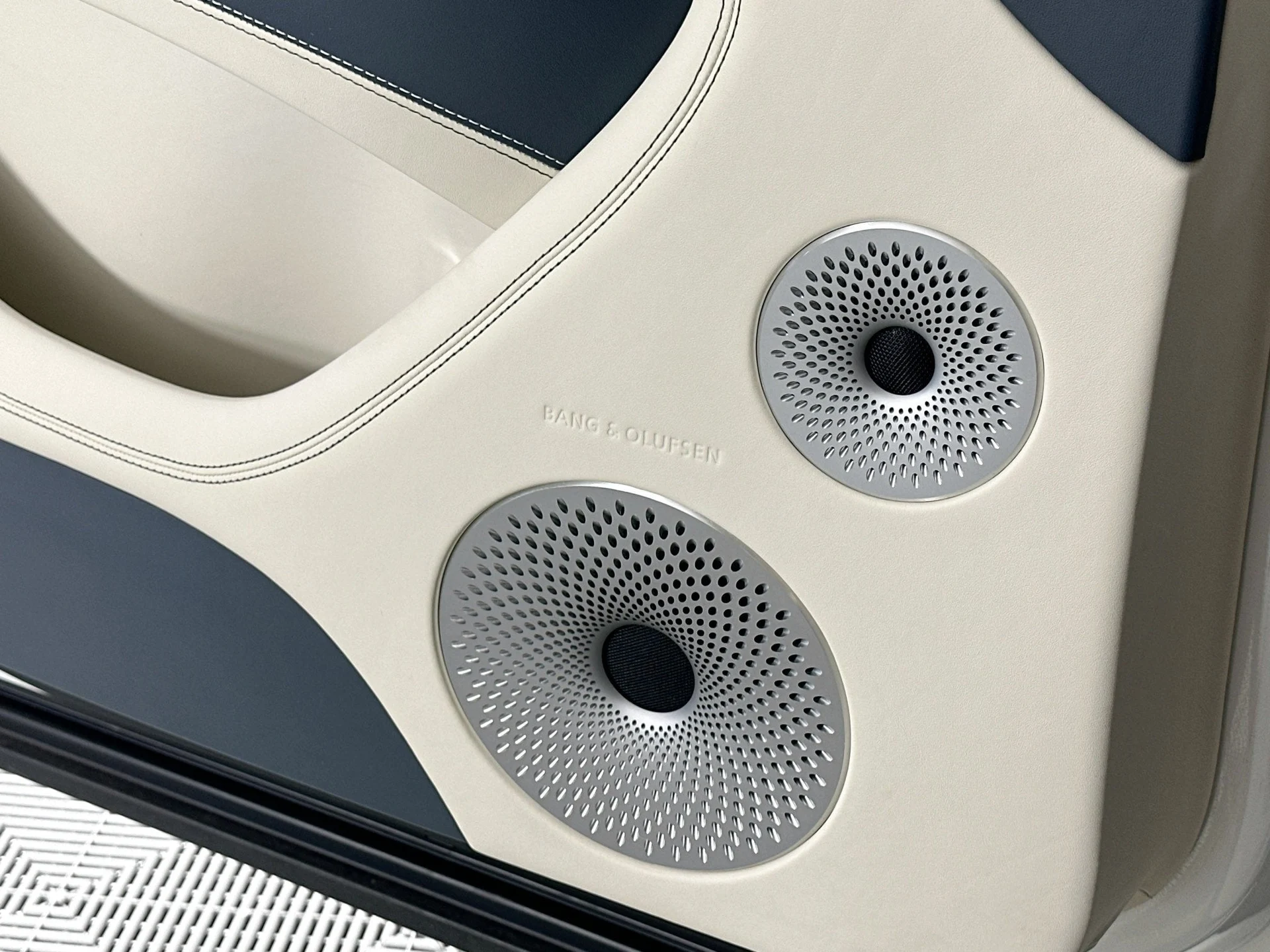 mph016_2307336073_17_1e5b166472