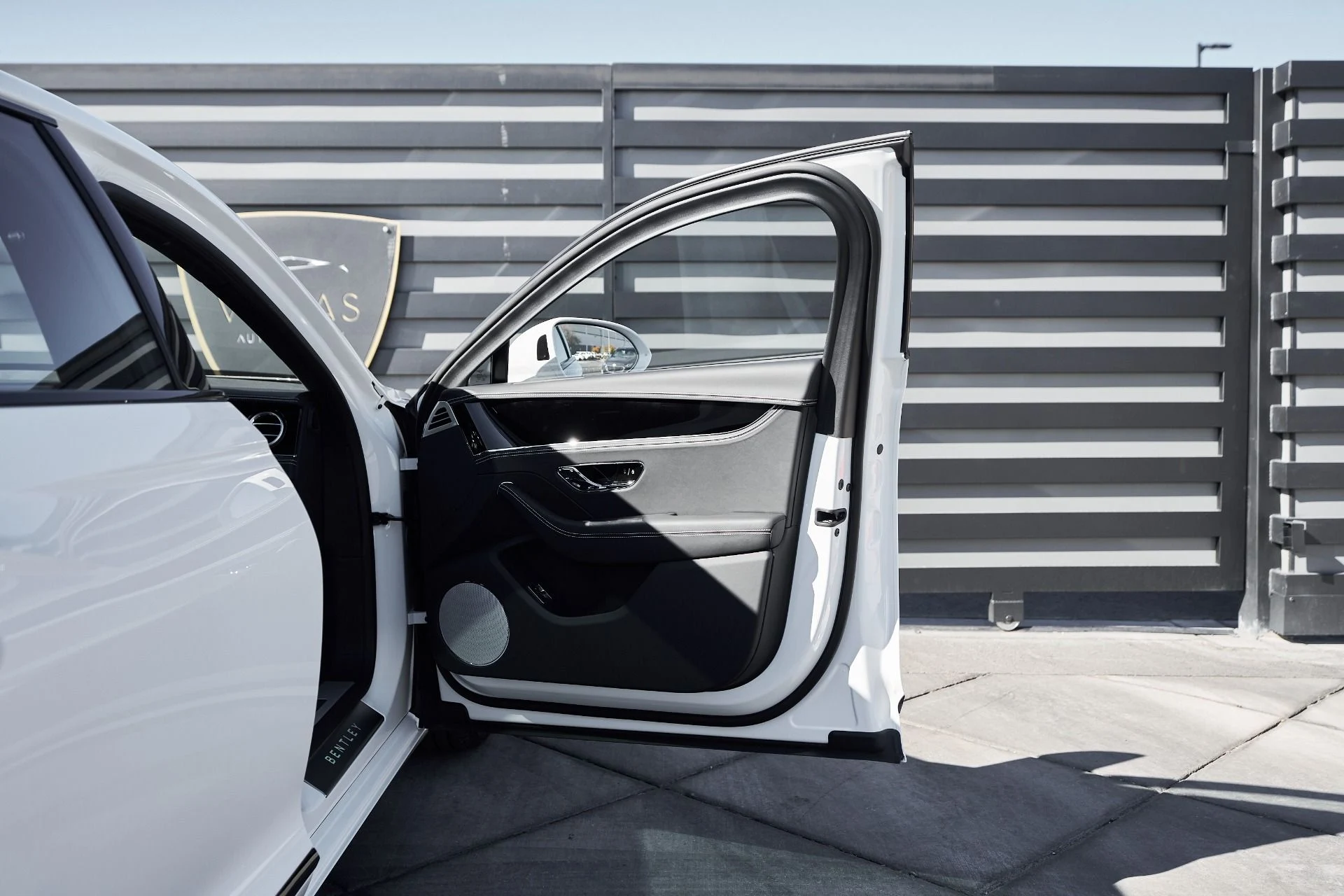 mph016_231070408_Used_2024_Bentley_Flying_Spur_S_1761779888_c13606bca5