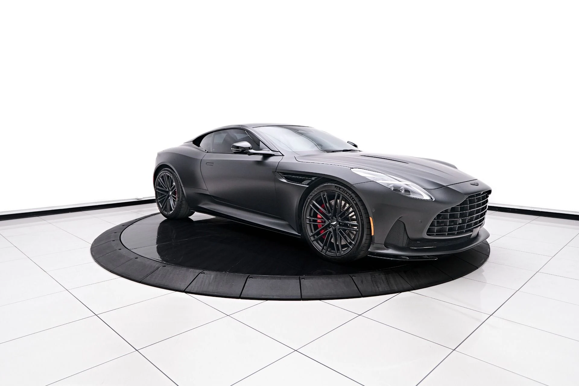 mph016_2311078079_Used_2024_Aston_Martin_DB_12_1752612779_756ac553f7