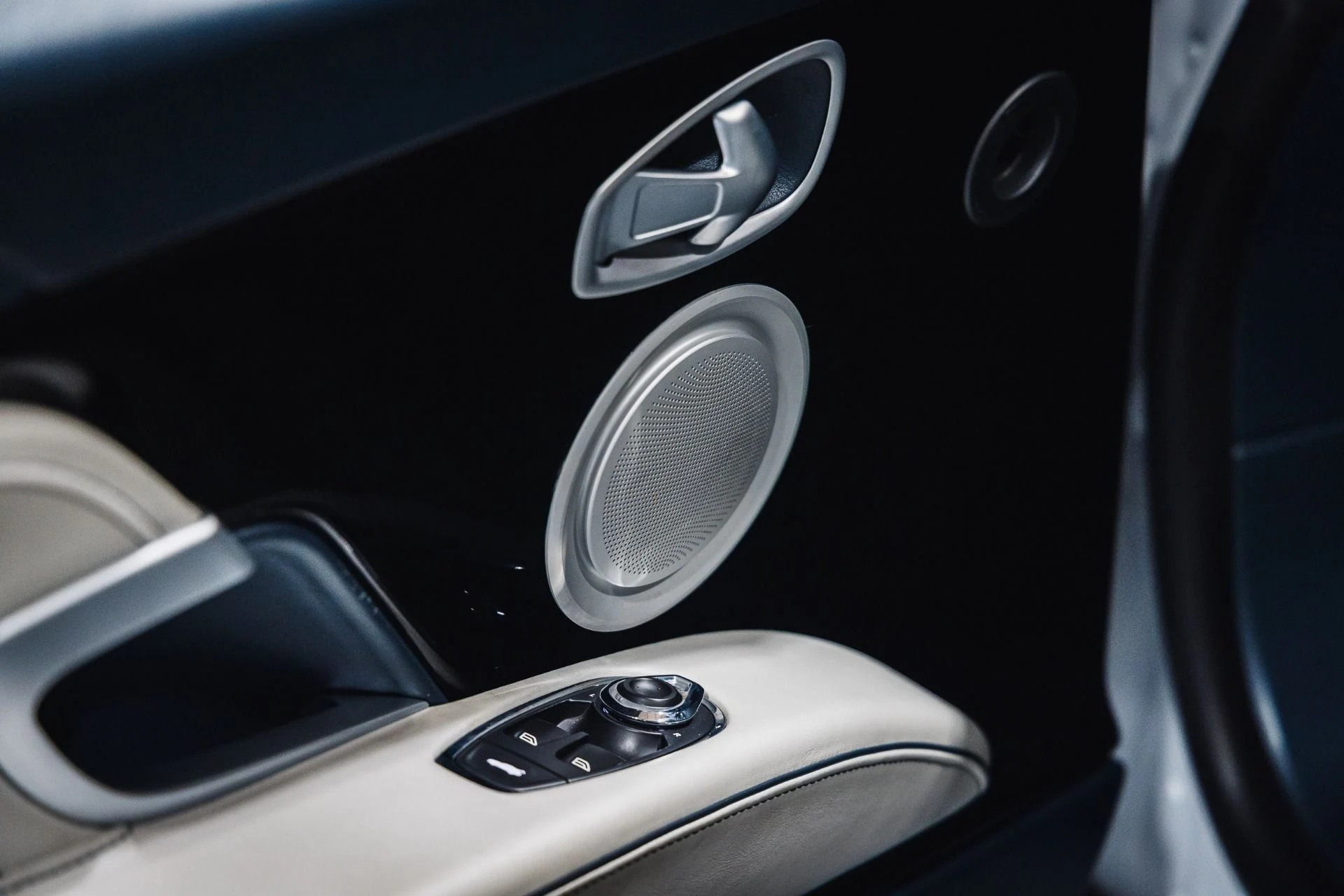 mph016_2312817180_Used_2019_Aston_Martin_DBS_Superleggera_370000_MSRP_CARBON_ROOF_1775436975_67fe4bbe02