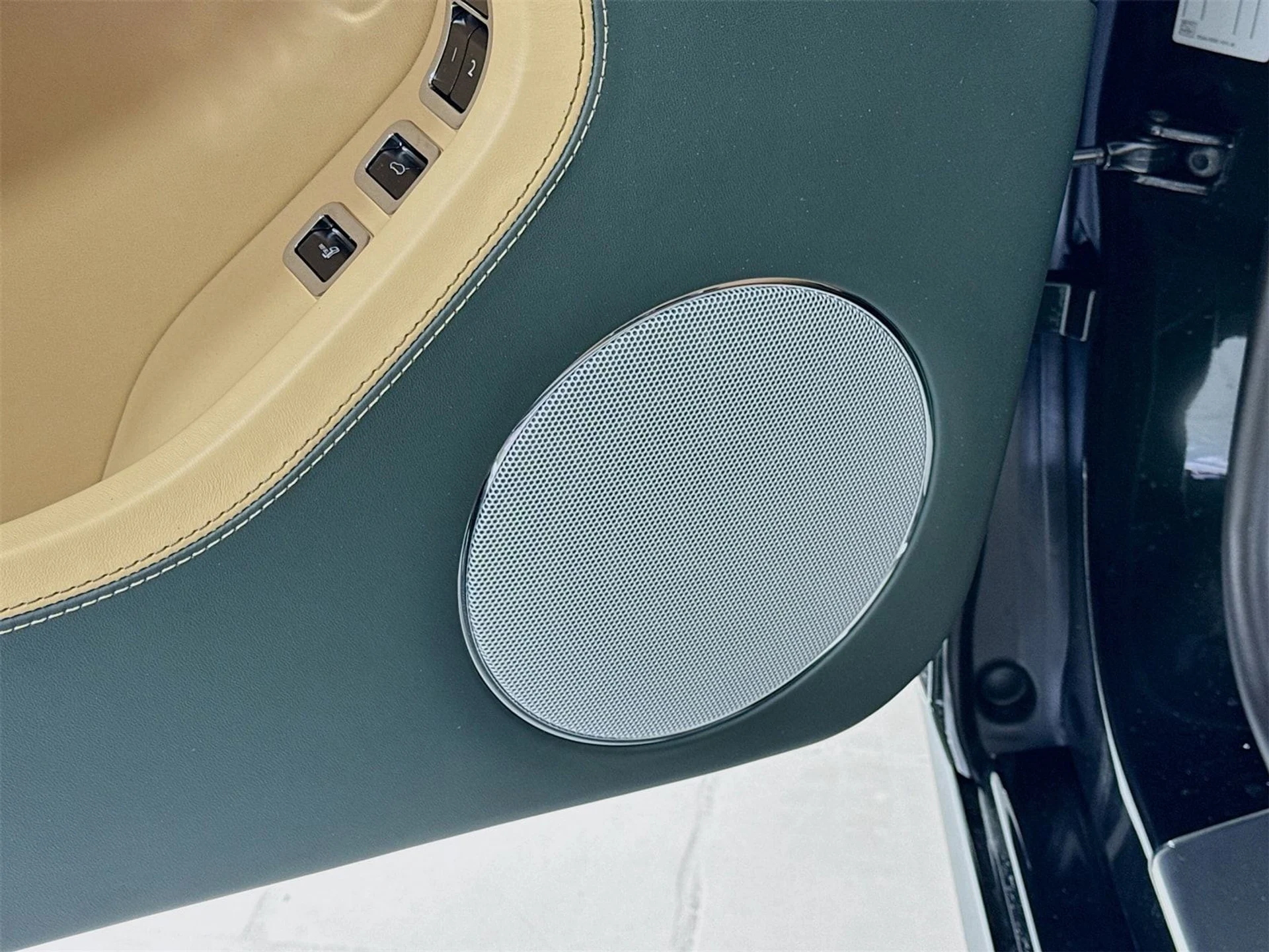 mph016_2327281549_8440aaae5ea0176ca3caa7e09afbb1a3x_9c74cfef17