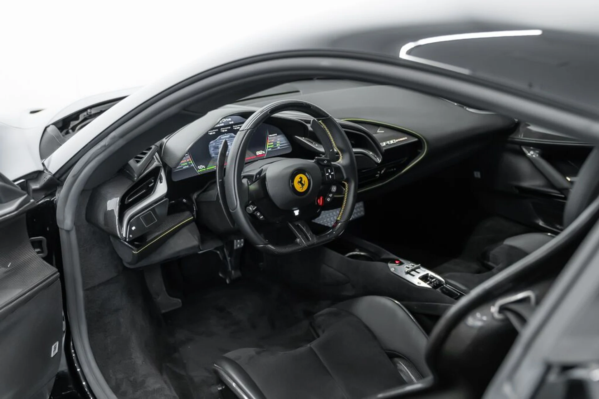 mph016_2328262652_ferrari_sf90_stradale_2021_jpg_v_1754355020_ed3ad2ced4