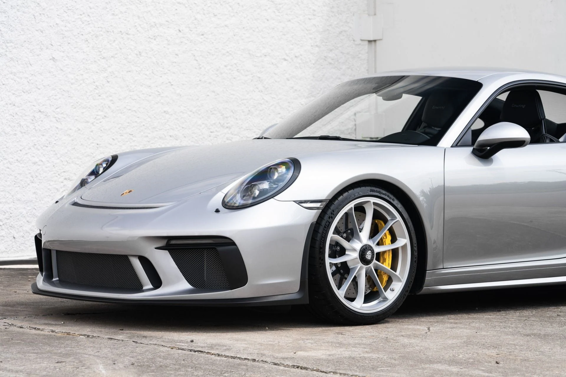 mph016_2338065297_Used_2018_Porsche_911_GT_3_Touring_1756161352_01ccd15793