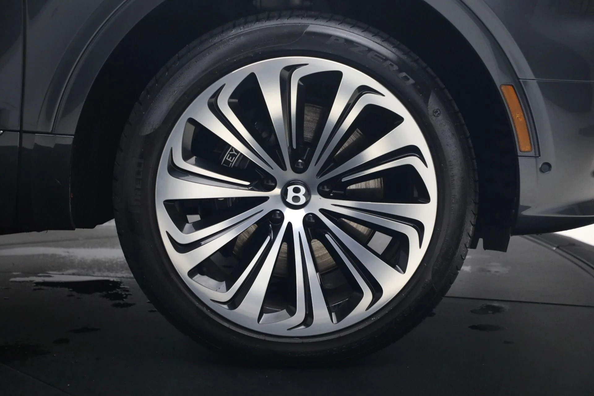 mph016_2340392855_Used_2026_Bentley_Bentayga_EWB_Azure_V8_1788463021_837d940072