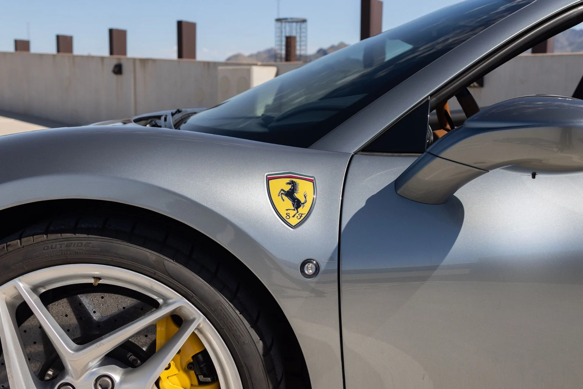 mph016_2346355833_Used_2021_Ferrari_F8_Spider_1791592255_c97f378b11
