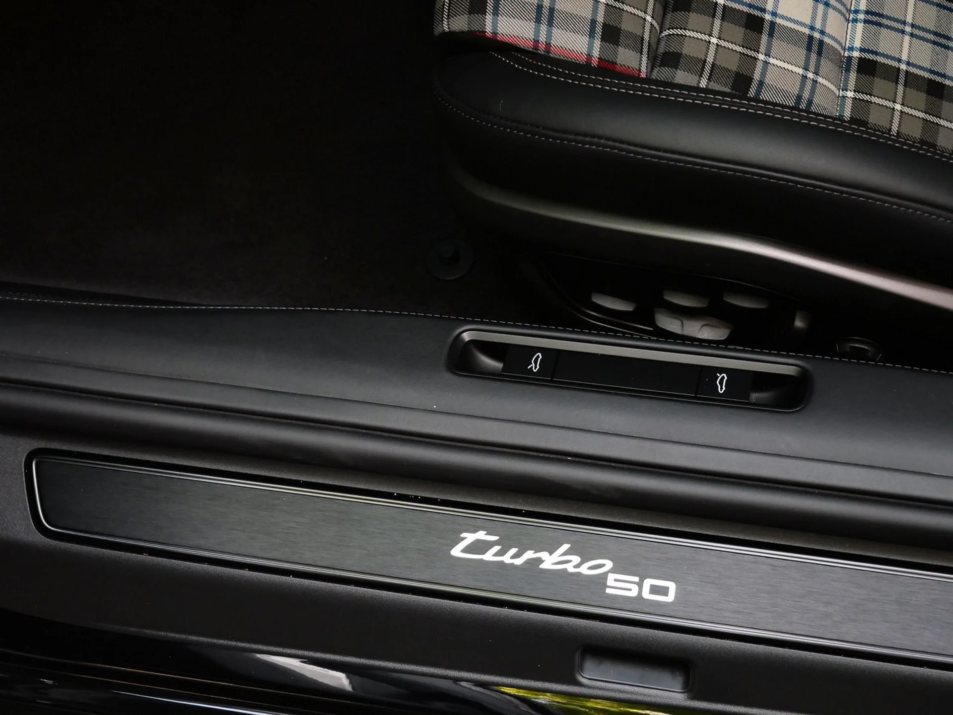 mph016_2353425292_6b4ef572fe84ef08c14507f6324e0e83x_9999a7ccc6