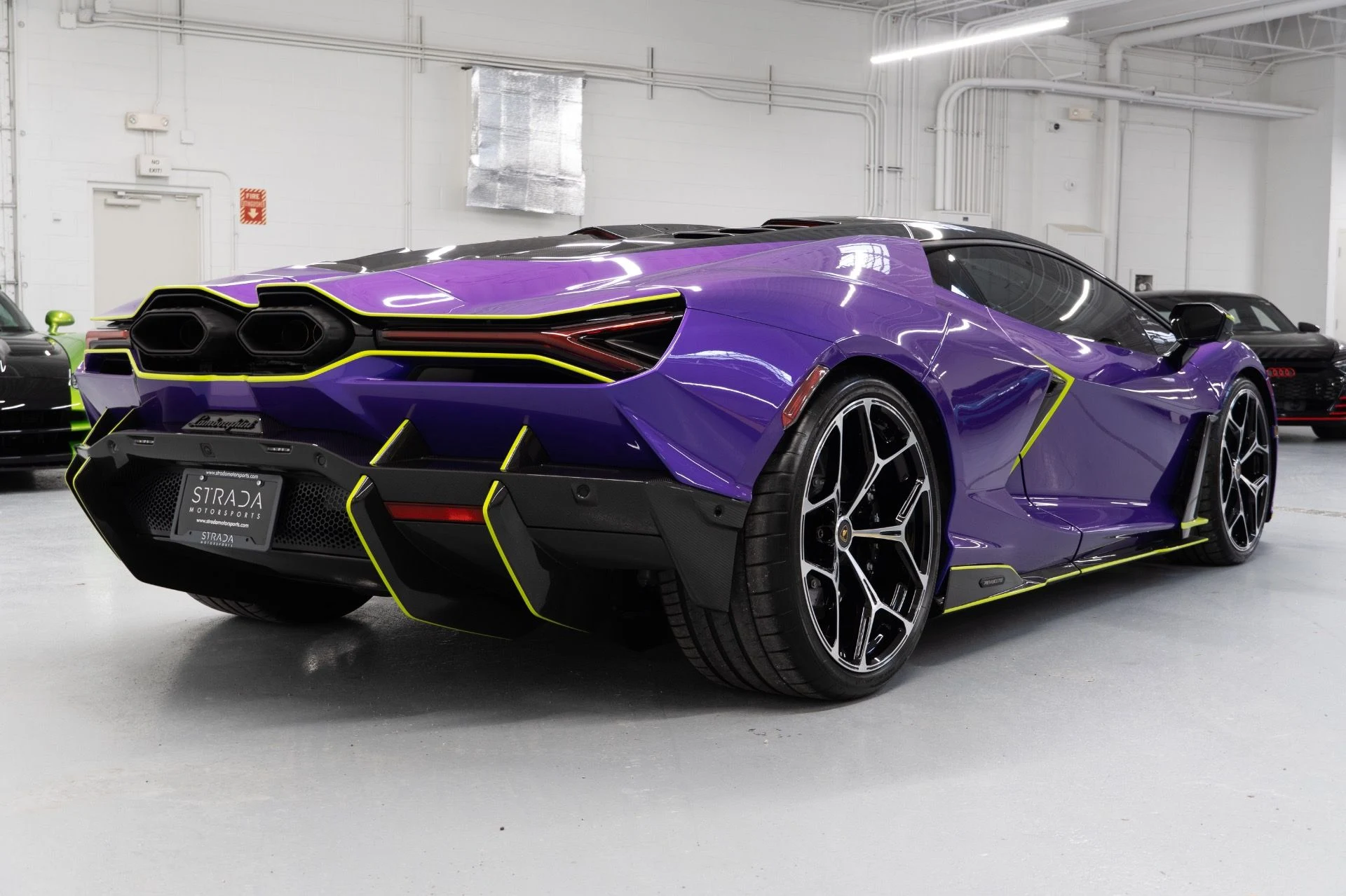 mph016_2355088690_Used_2024_Lamborghini_Revuelto_1739988848_e9e9f947f0