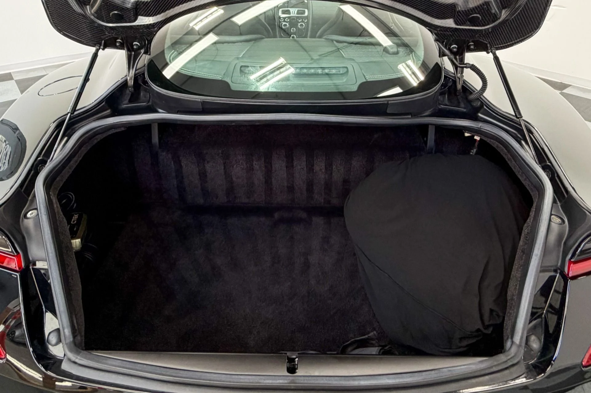 mph016_2359113360_Used_2016_Aston_Martin_Vanquish_V12_Power_Low_Miles_Hourglass_Quilting_1784928754_216b67610d