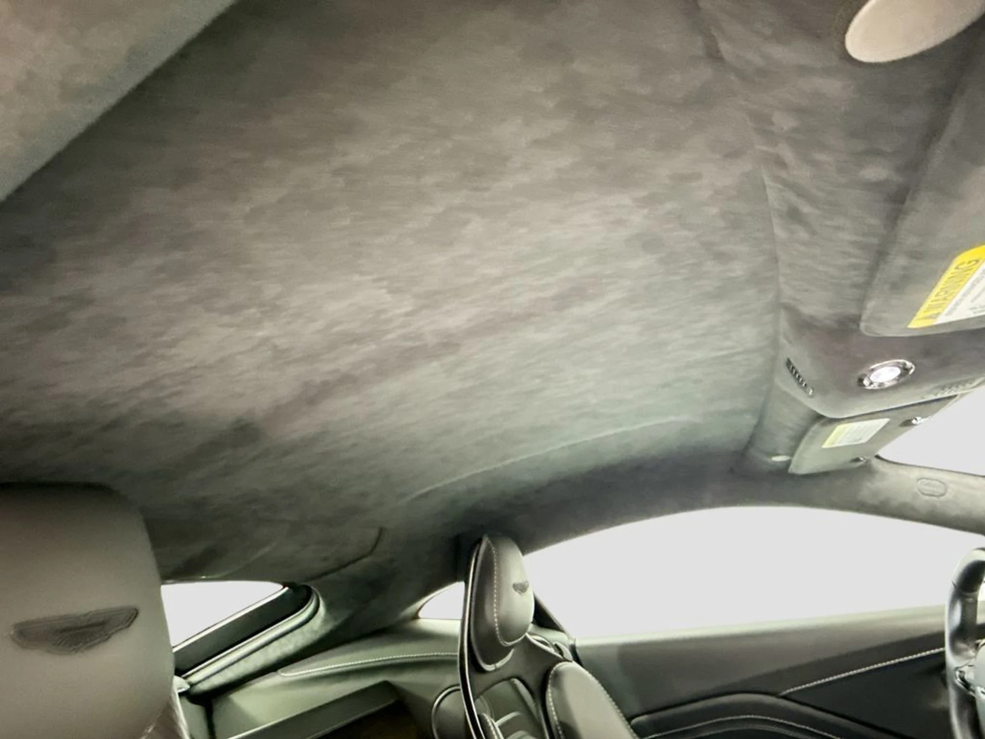 mph016_2362645578_used_2023_aston_martin_vantage_v12coupe_8119_23004338_17_1024_680698578a