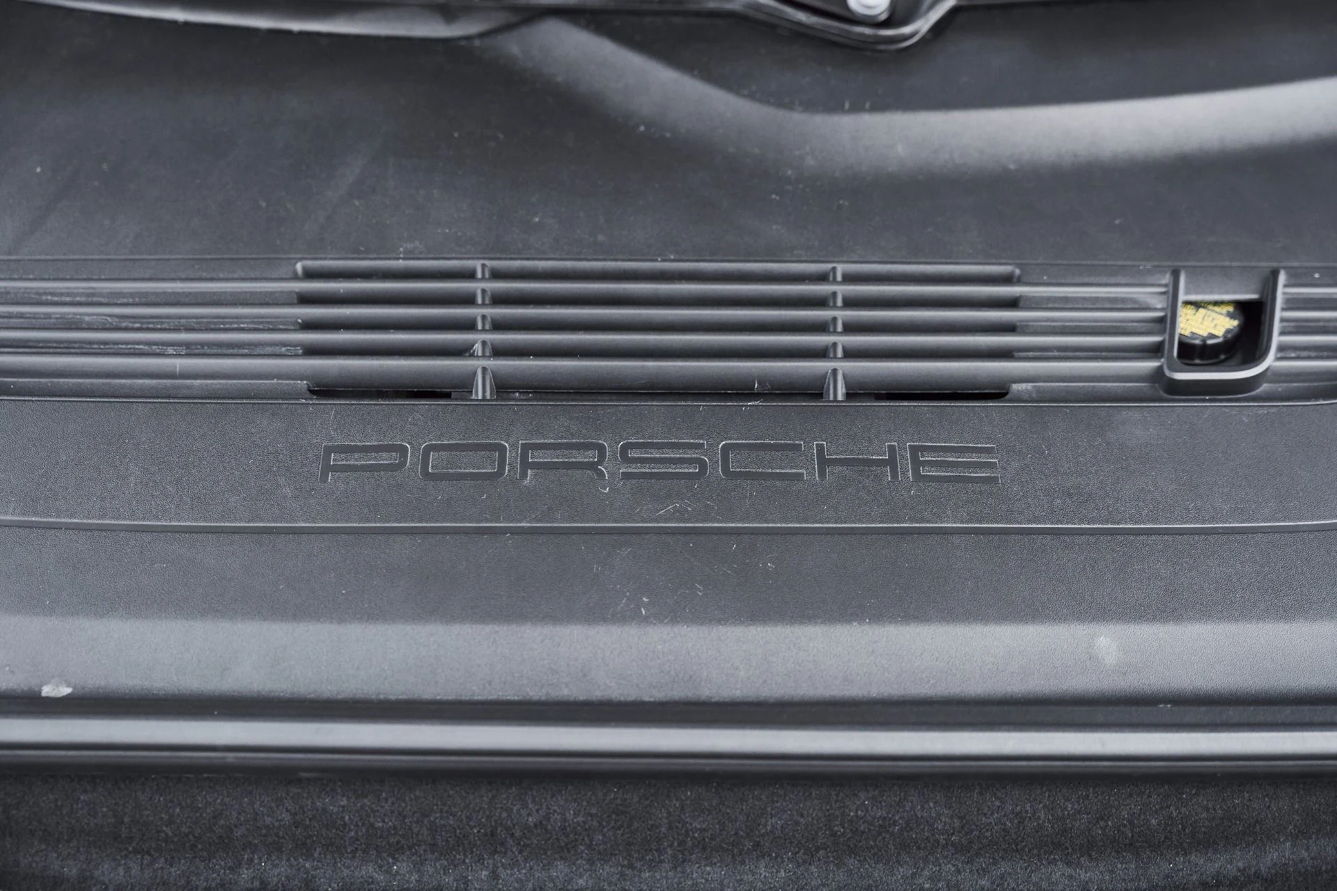 mph016_2368439117_Used_2018_Porsche_911_GT_3_1777749543_ba2a39e6c7