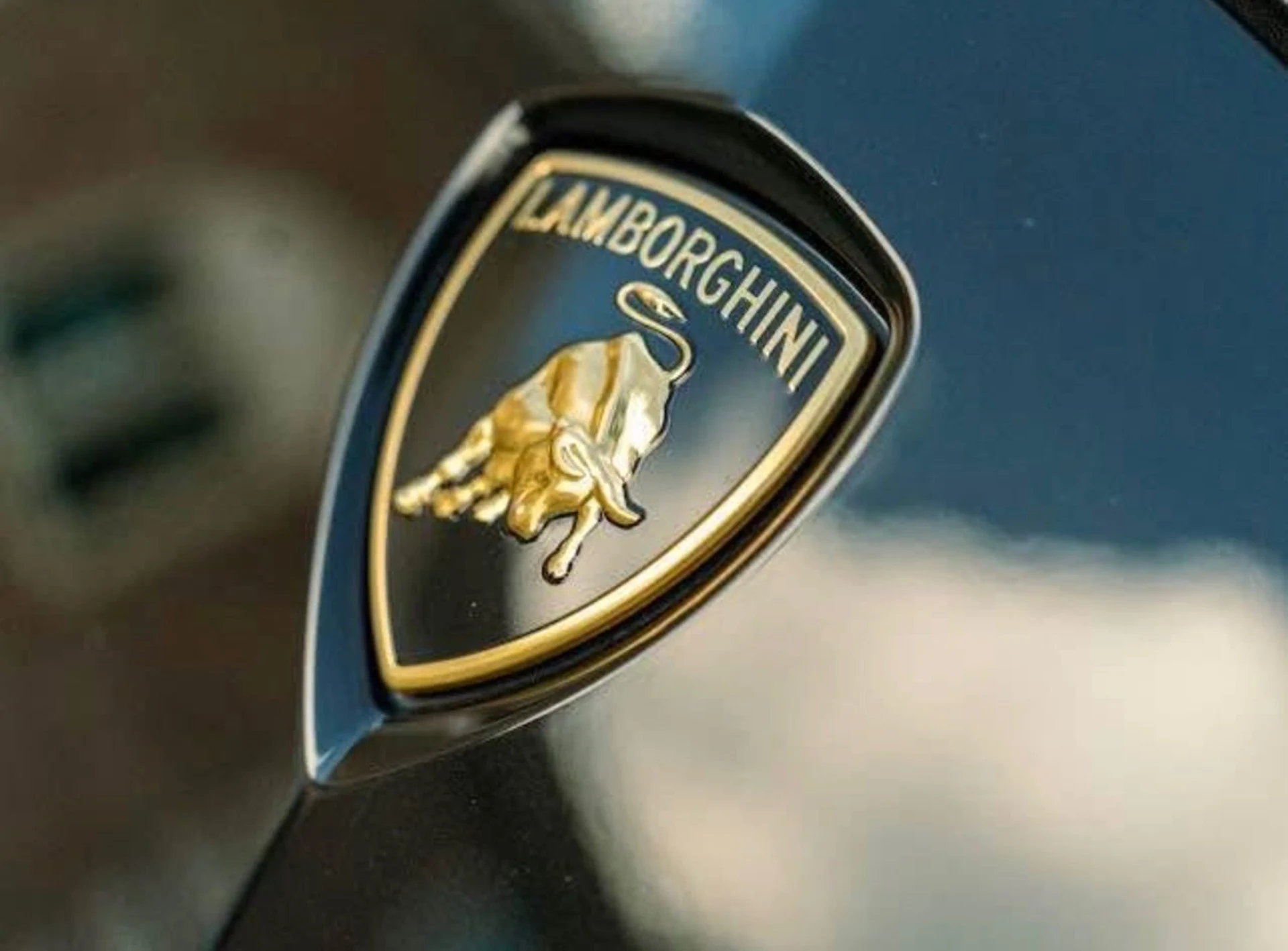 mph016_2368461444_Used_2020_Lamborghini_Urus_1757017021_54eb14aafe