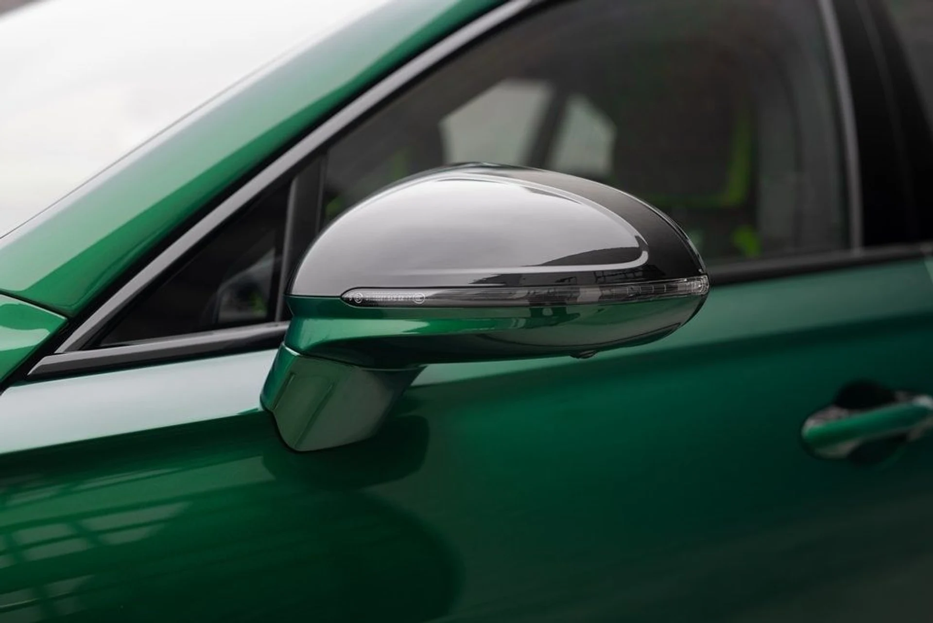 mph016_2370070293_c995378f0ef2fff7d70b85861656f228x_0690c1f1b8