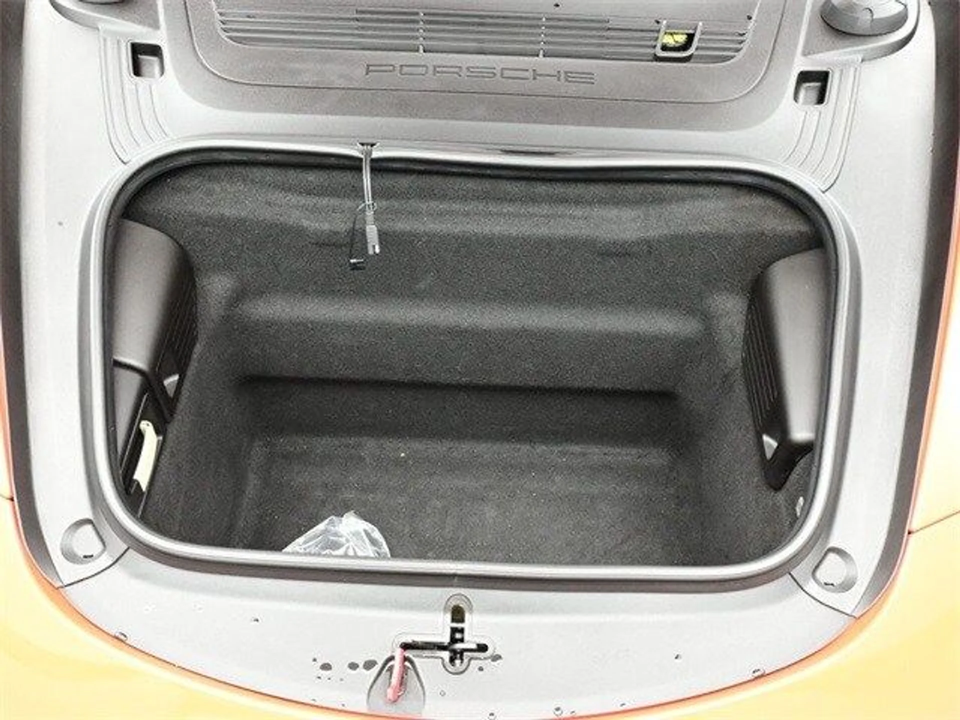 mph016_2376872402_3012747984c7a87f6bae55807ce1180cx_18c2d93550