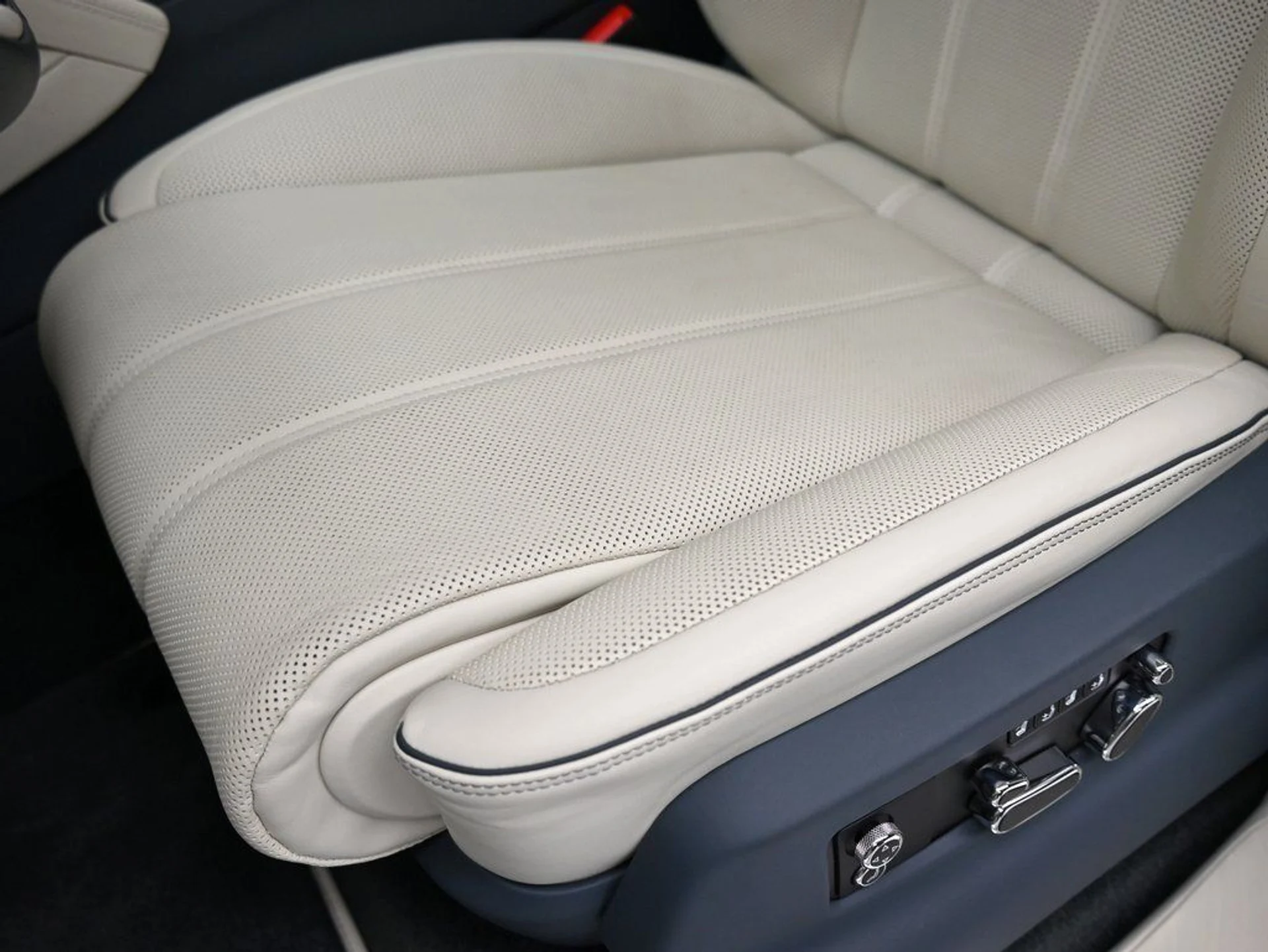 mph016_23781848_b8e4b54b04ce29046643a832f78f8445_d704e40670