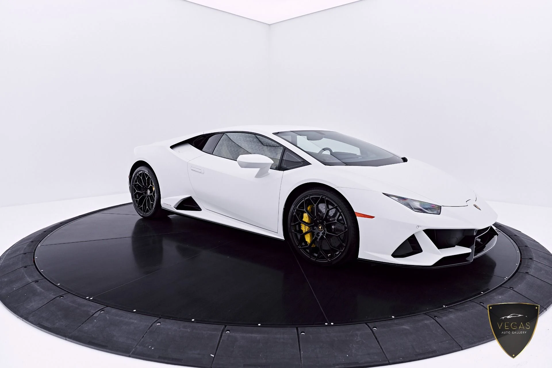 mph016_2386767670_Used_2022_Lamborghini_Huracan_EVO_Base_1782344259_2bd16e7e9b