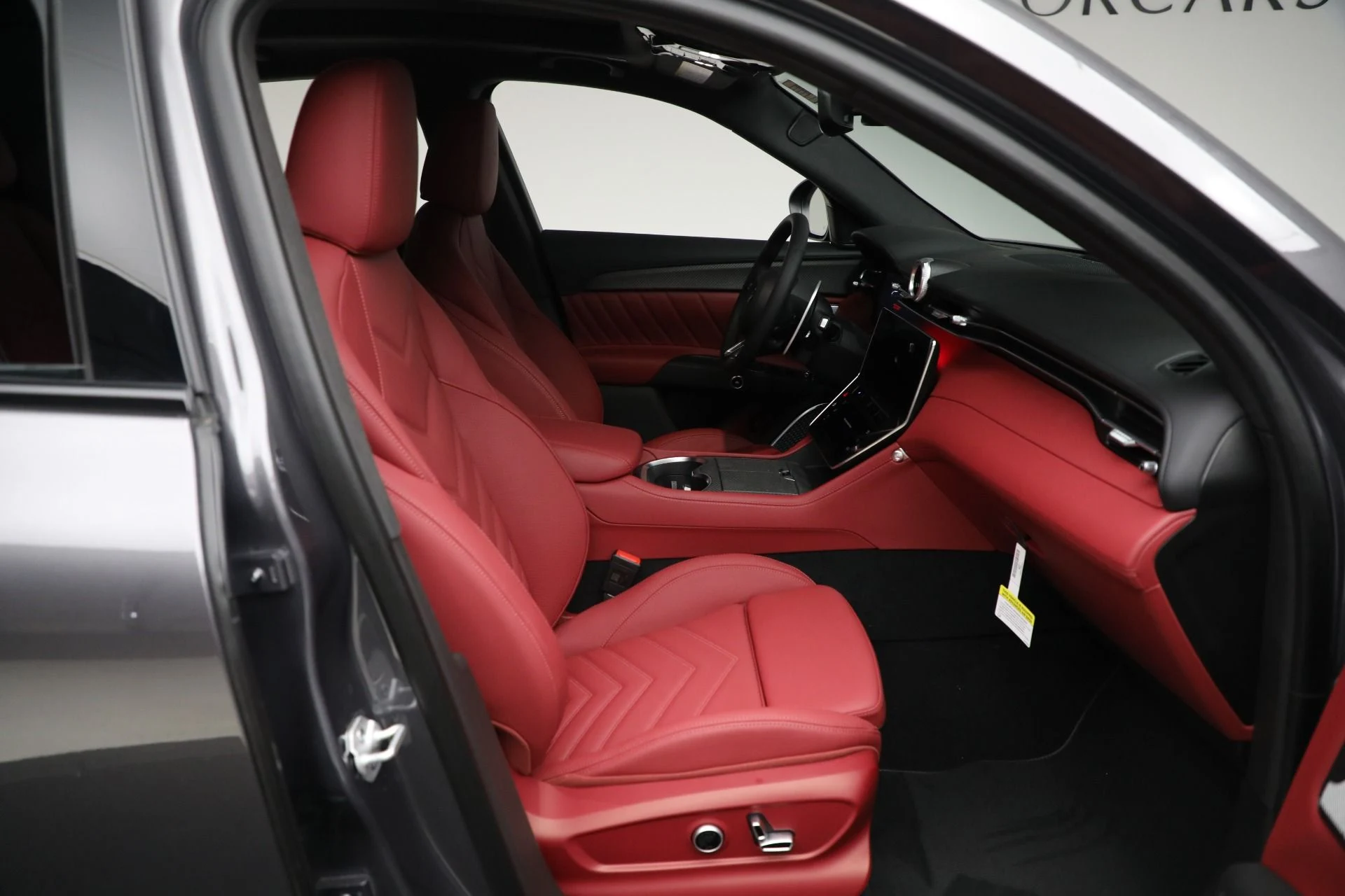 mph016_2387744620_New_2025_Maserati_Grecale_Trofeo_54c15e7791