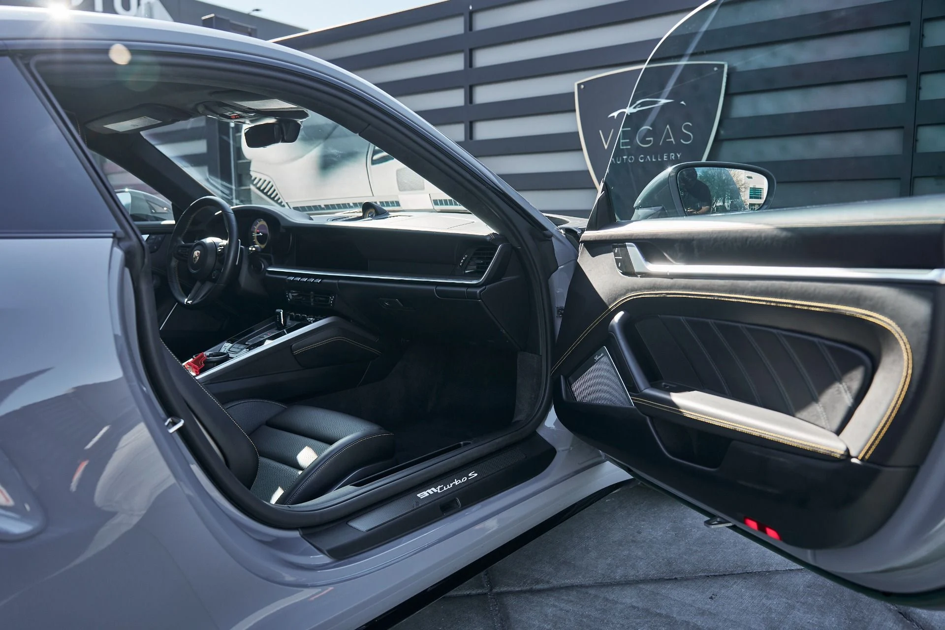 mph016_2388478493_Used_2023_Porsche_911_Turbo_S_1762306914_4ffa1b3bd6